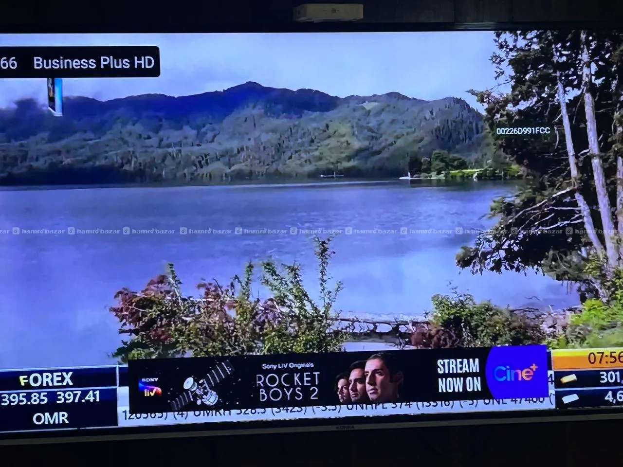 excellent condition 55"Konka TV 2