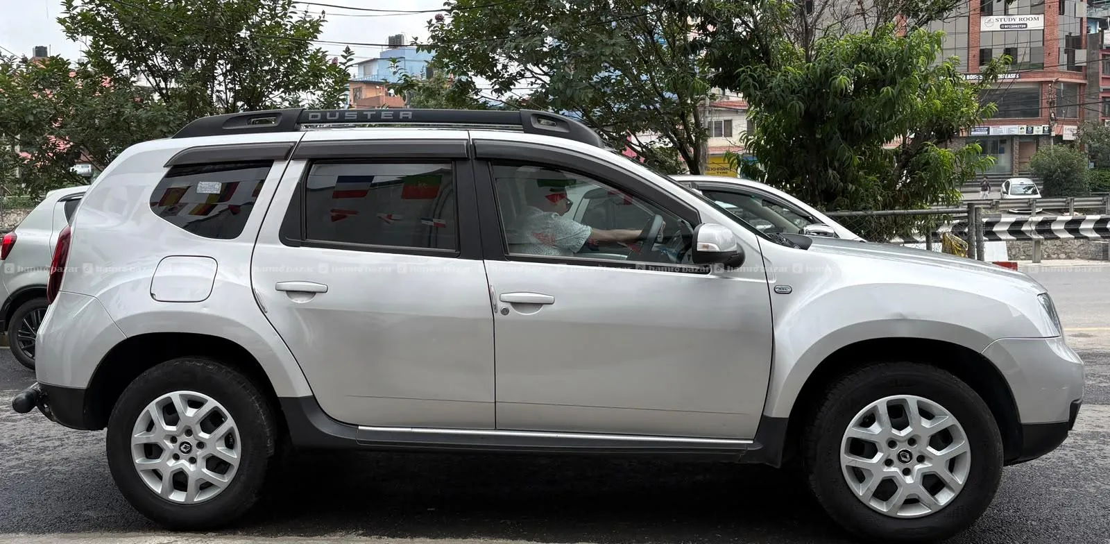 well condition Renault duster RXT 2017 on sale 2