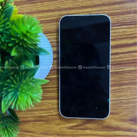 iPhone 13 4