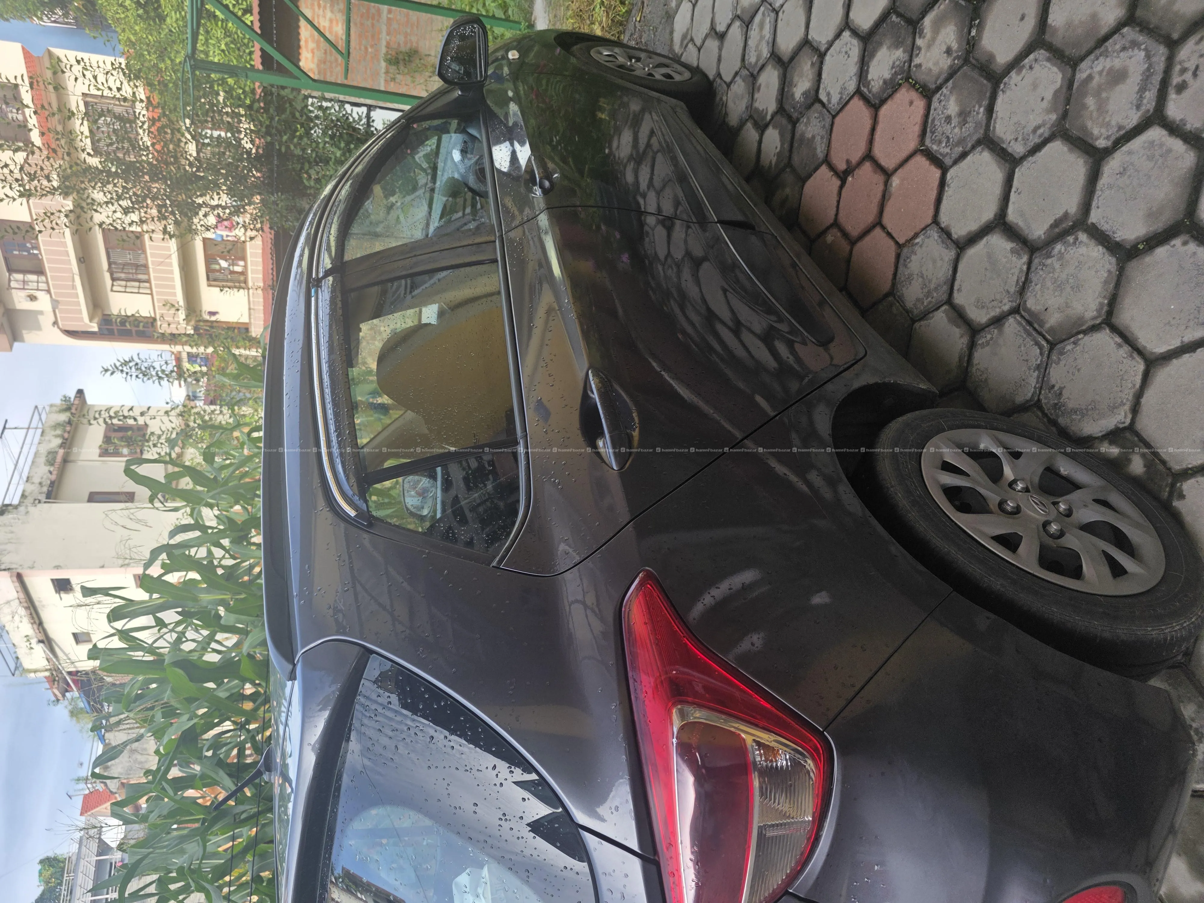 Hyundai Grand i10 4
