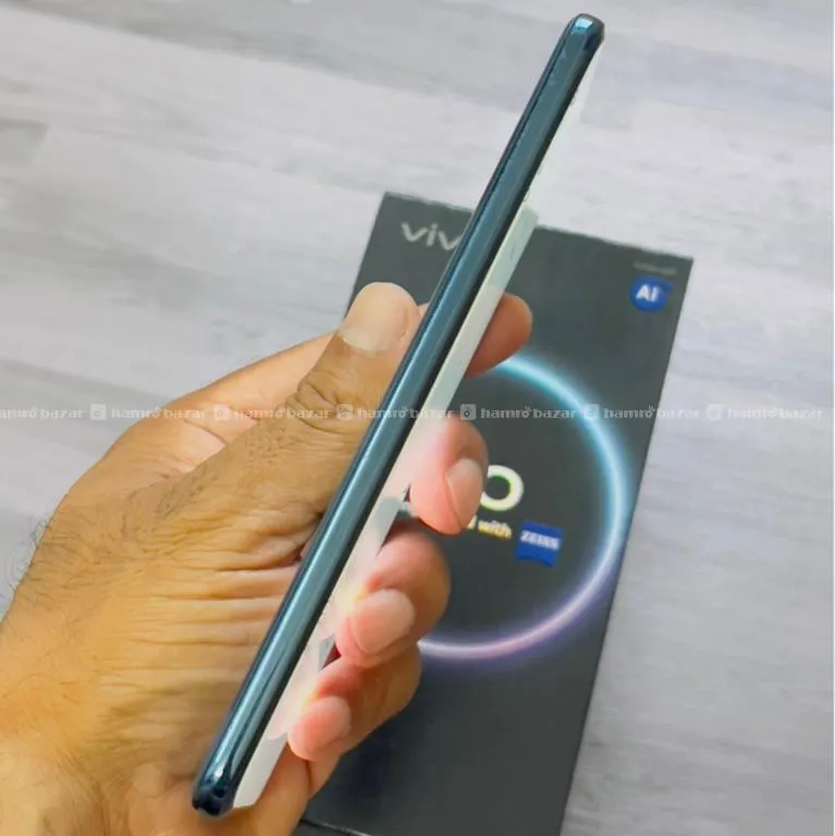 Vivo V60 4