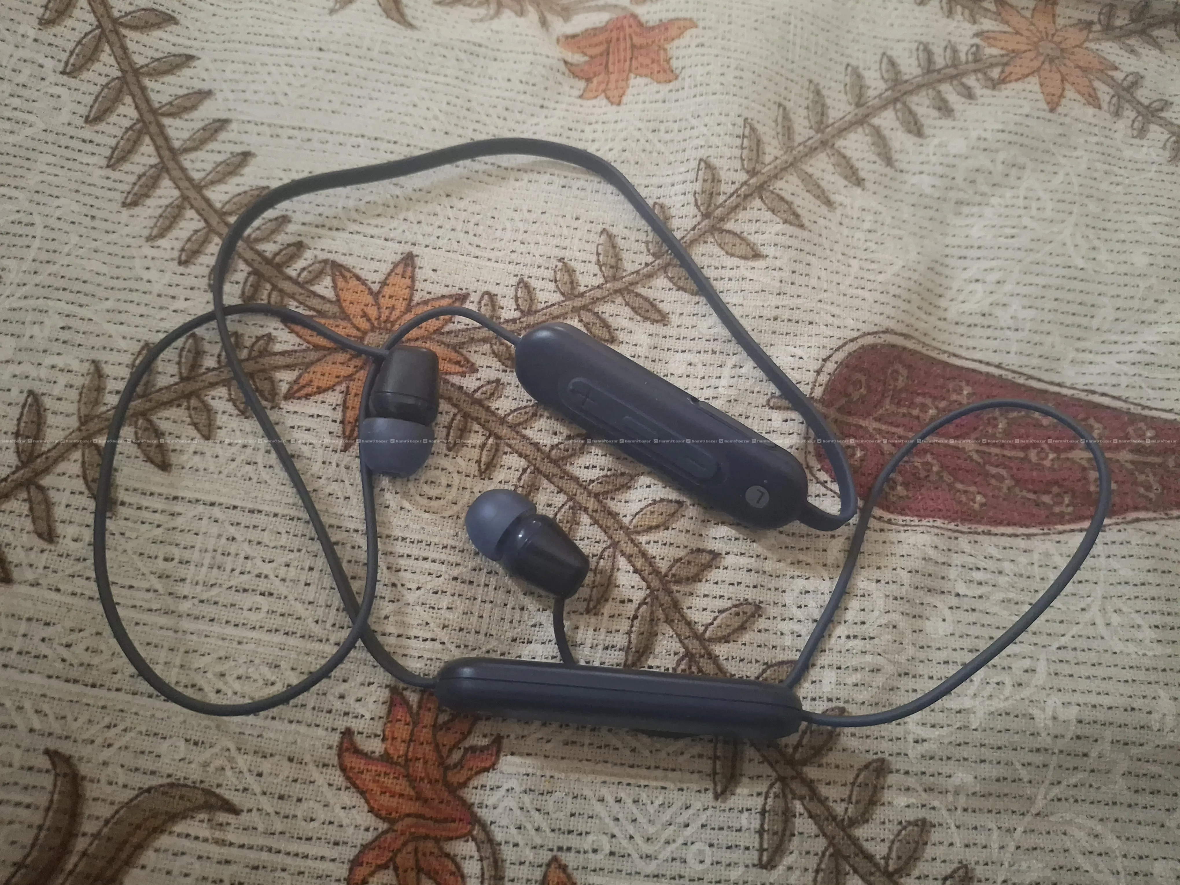 SONY WI-C100 Wireless In-ear Headphones 3