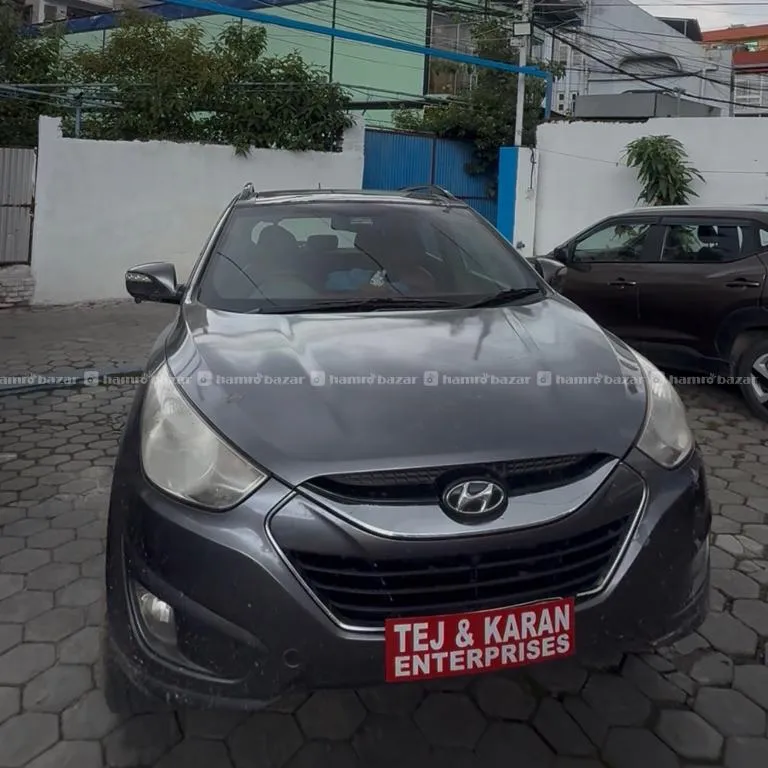 Hyundai Tucson 2010, With Sunroof And
Moonroof 4