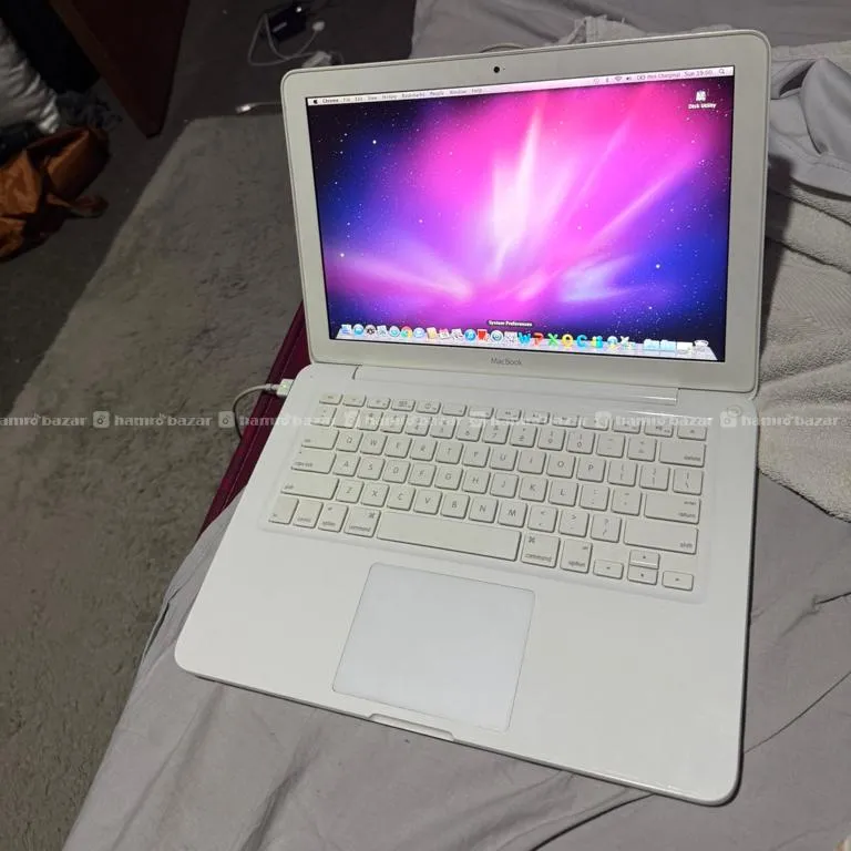 Mac Book On Sale-USD 150 4
