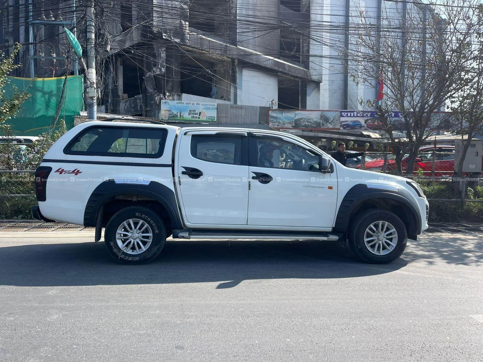 Single handed 2022 model isuszu highlander 2.5TD 4