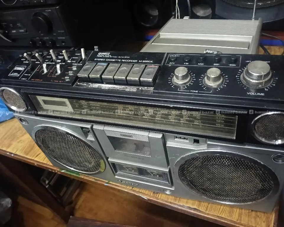 vintage Sanyo new radio 4