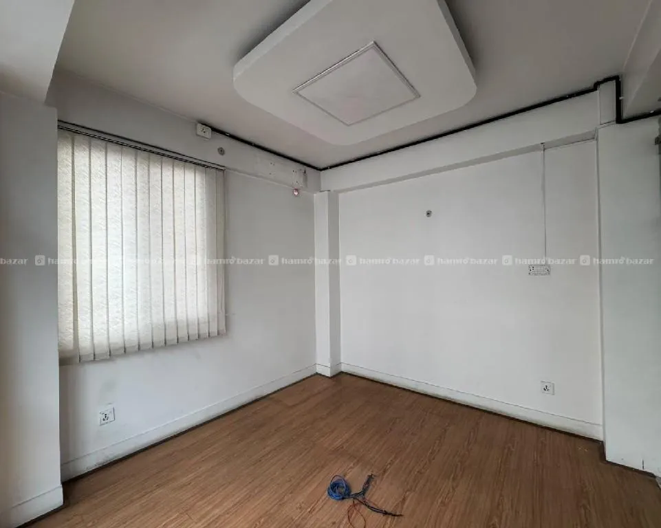 🏢 Non-Furnished Commercial Space for Rent!! 4