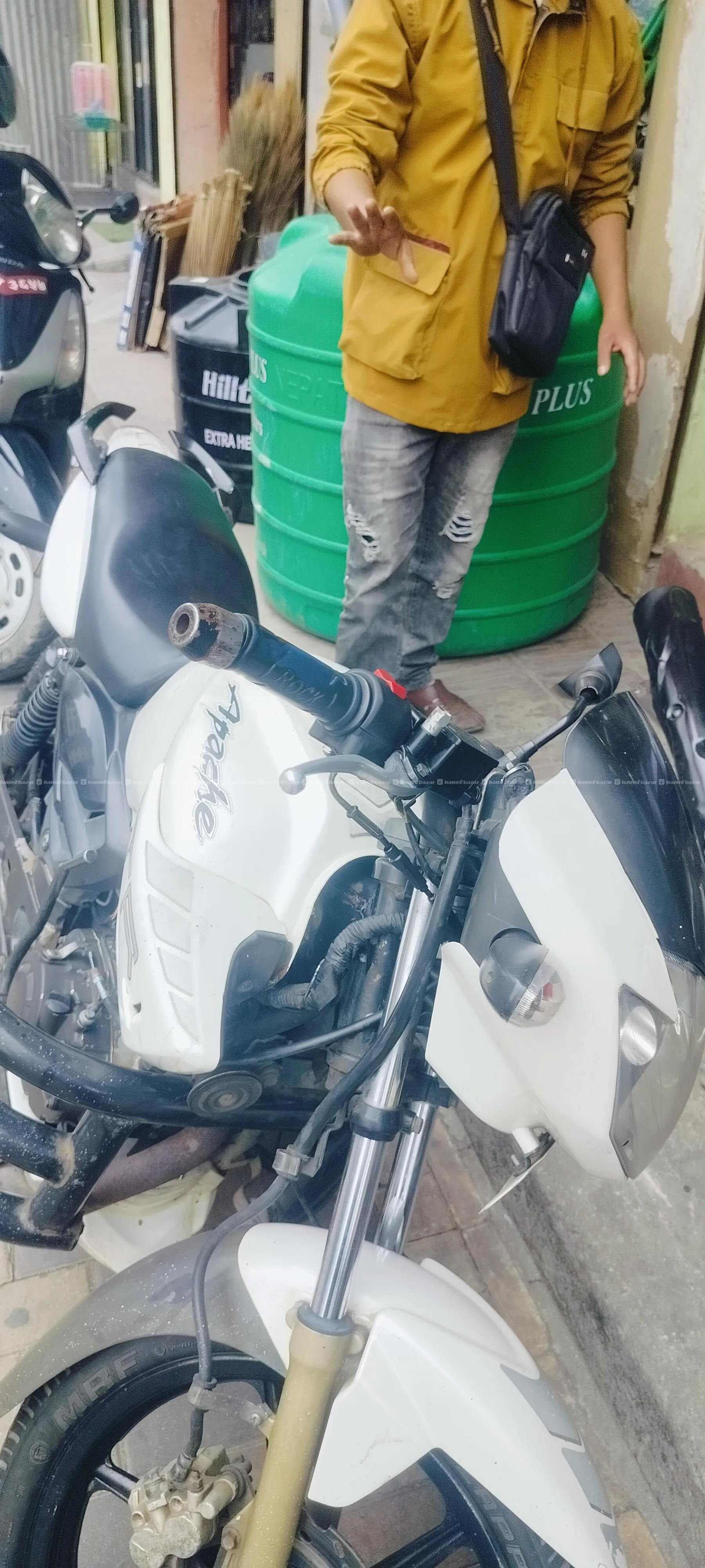 Apache RTR 180cc bike 2