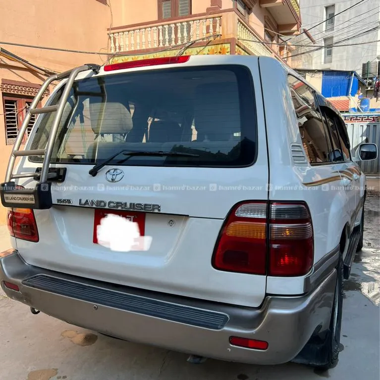 Toyota Land Cruiser 100 Series 3