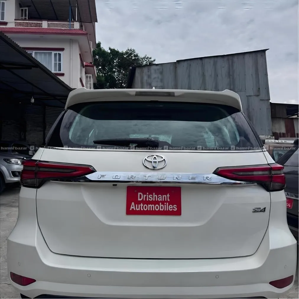 Toyota Fortuner 3