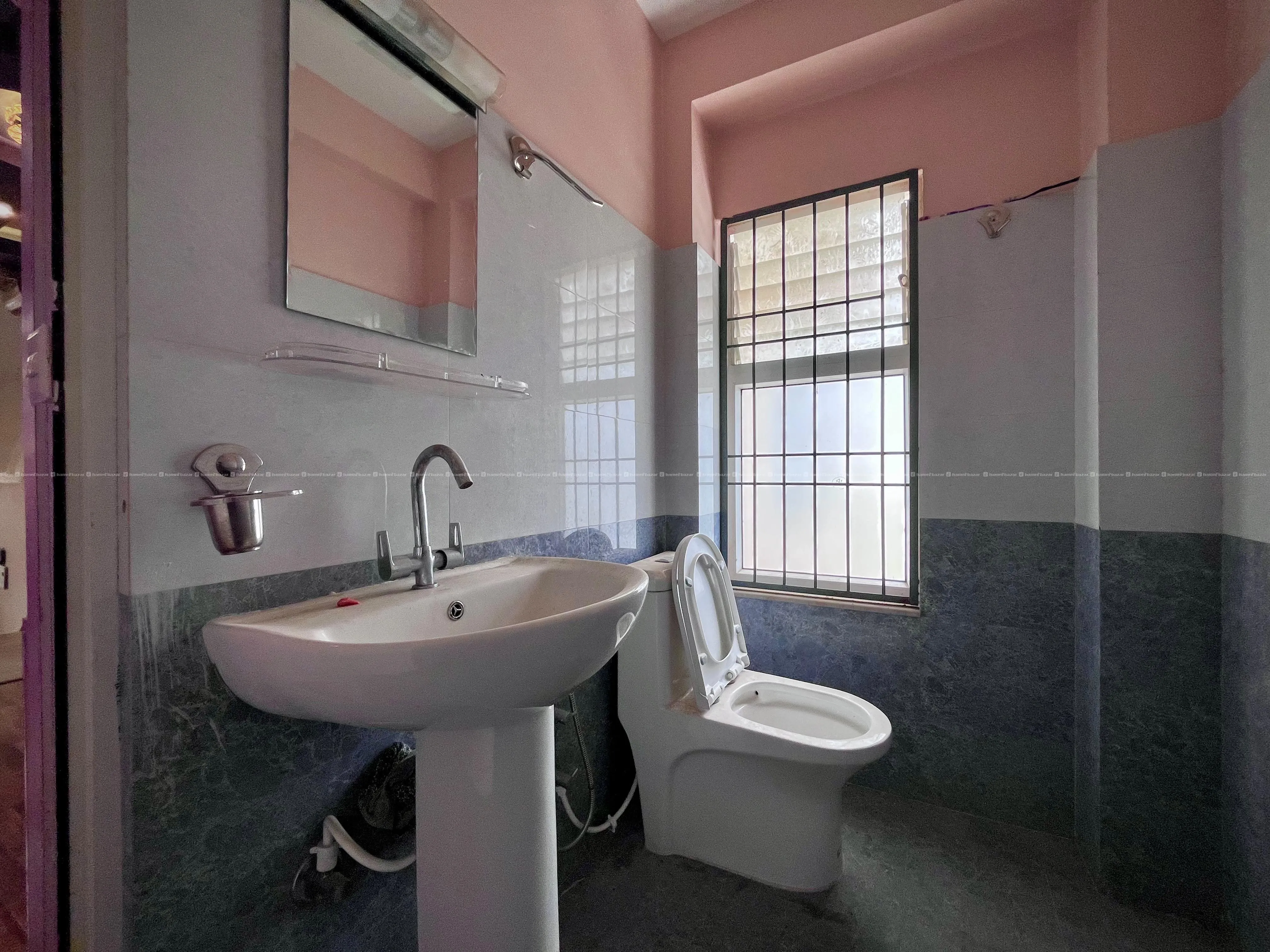 Fully Furnished 3.5 Storey House For Rent. 5