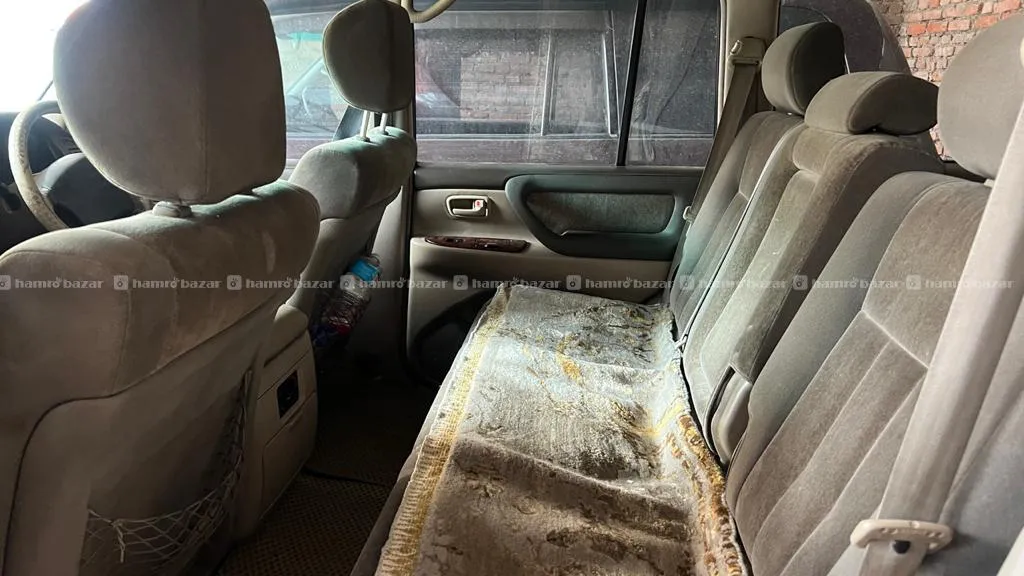 Toyota Land Cruiser 100 Series 2