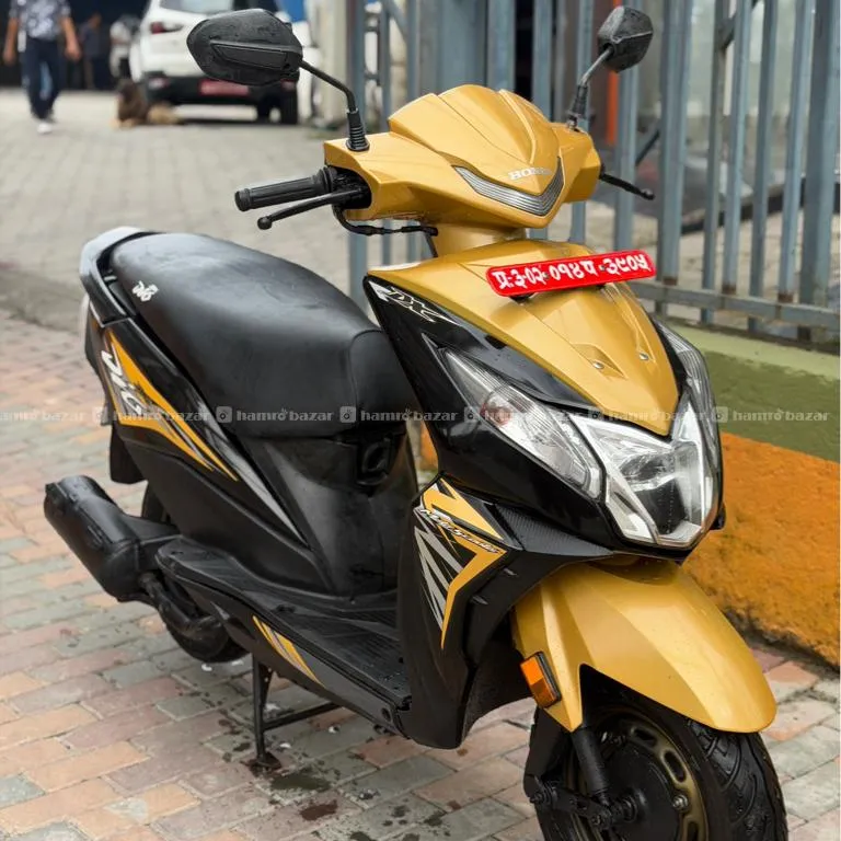 Single Hand Honda Dio On Urgent Sale 3