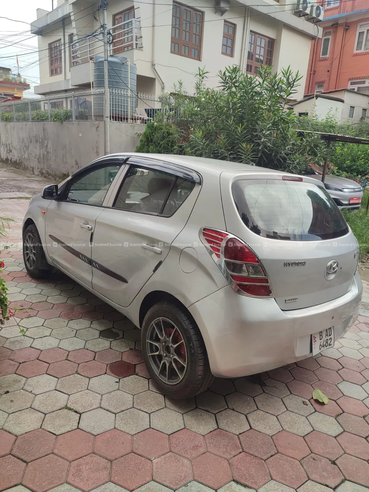Hyundai I20 Magna 2010 Silver Gray 3