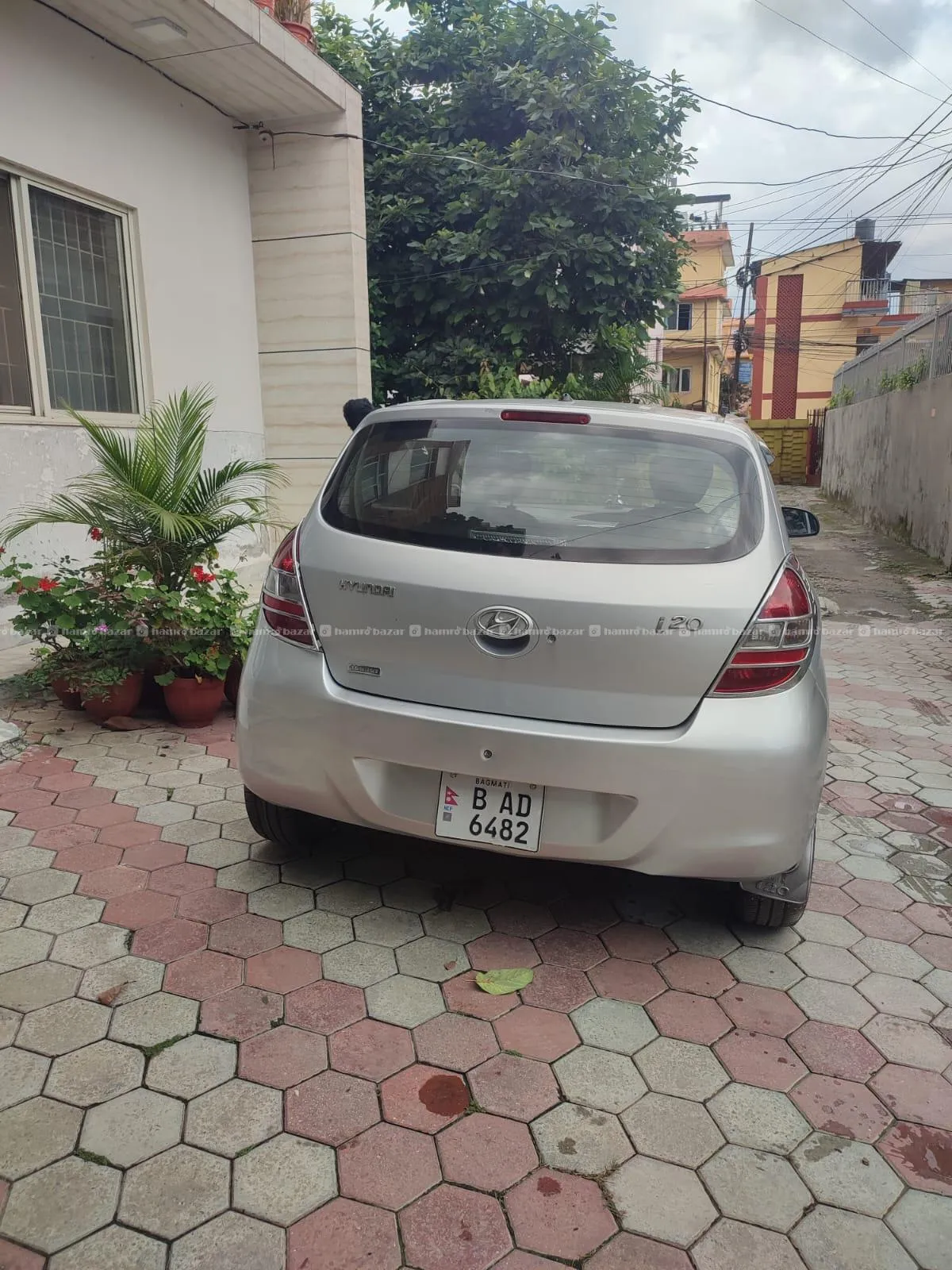 Hyundai I20 Magna 2010 Silver Gray 2