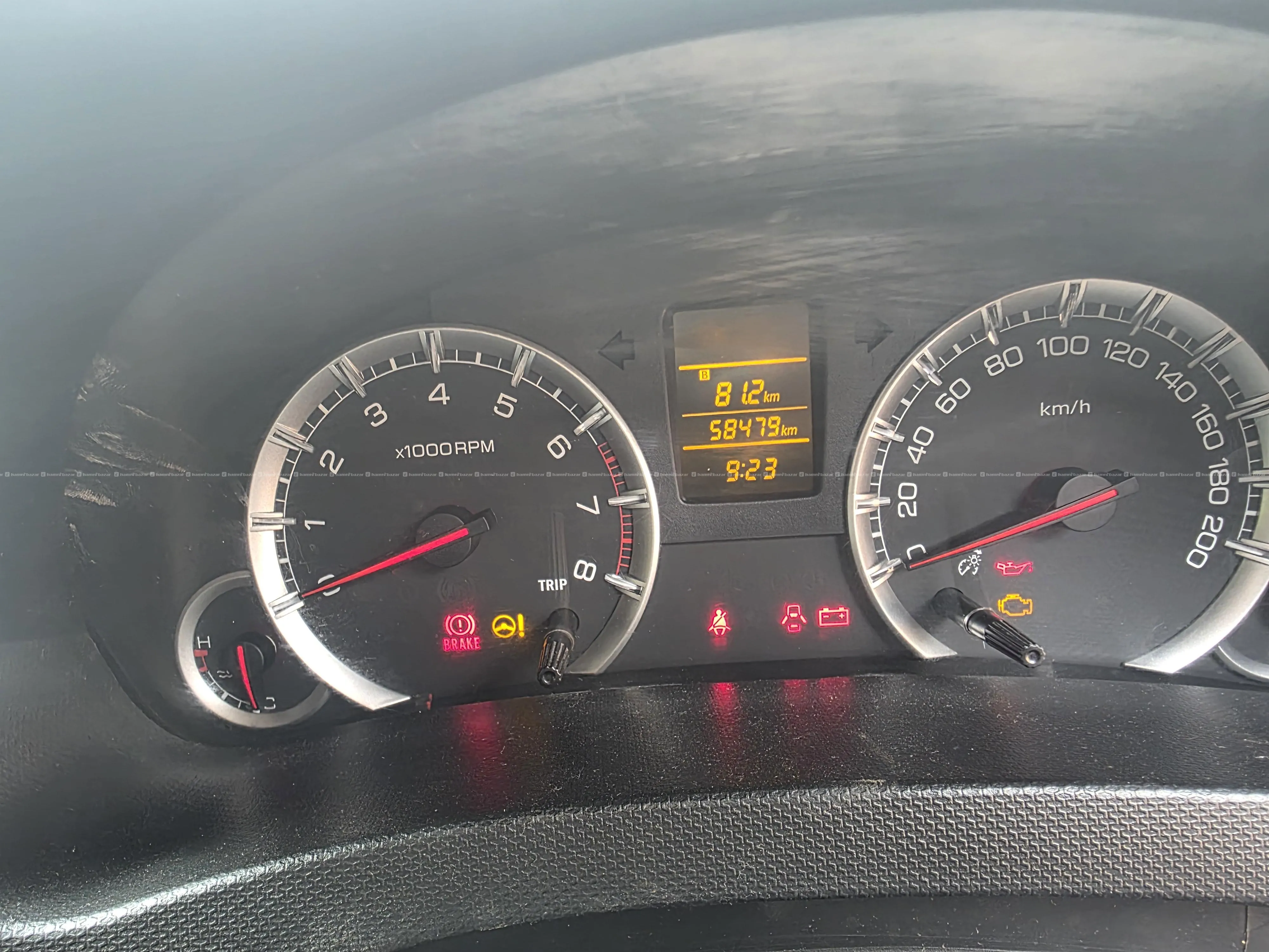 Single handed Well Condition Swift Car on sale 4
