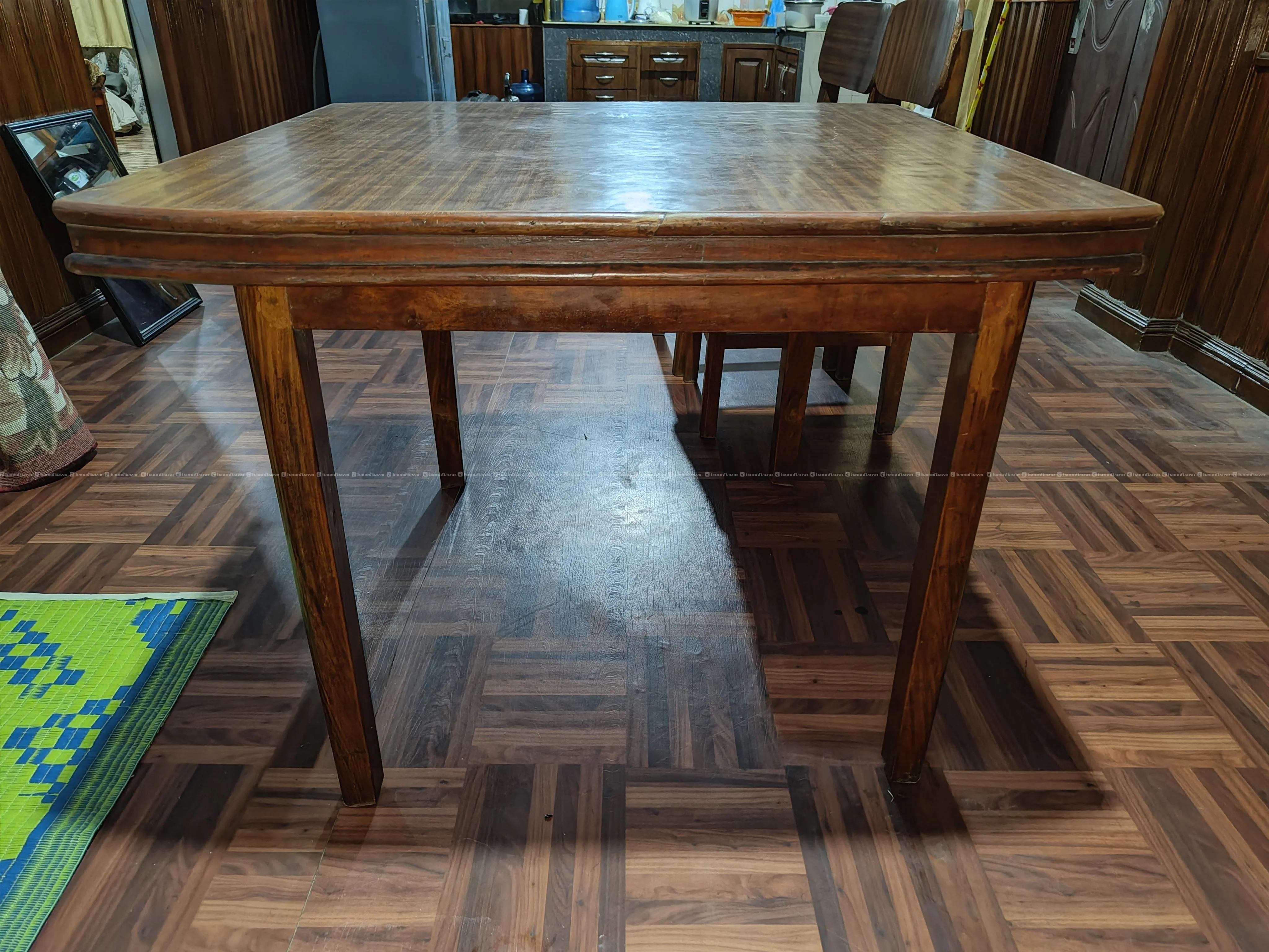 Dining Table with cushioned chair 2
