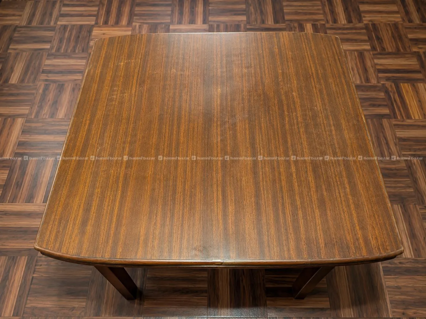 Dining Table with cushioned chair 4
