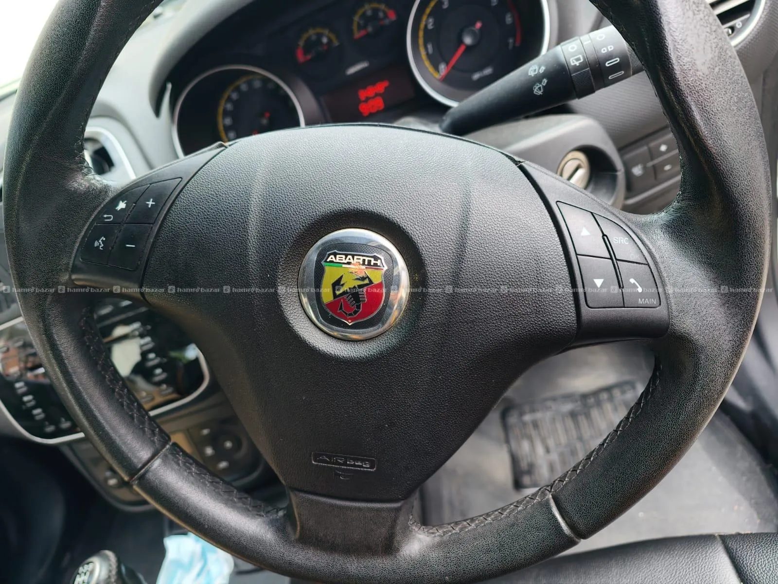 ULTRA-RARE Hot Hatch: 2016 Fiat Abarth Punto 8