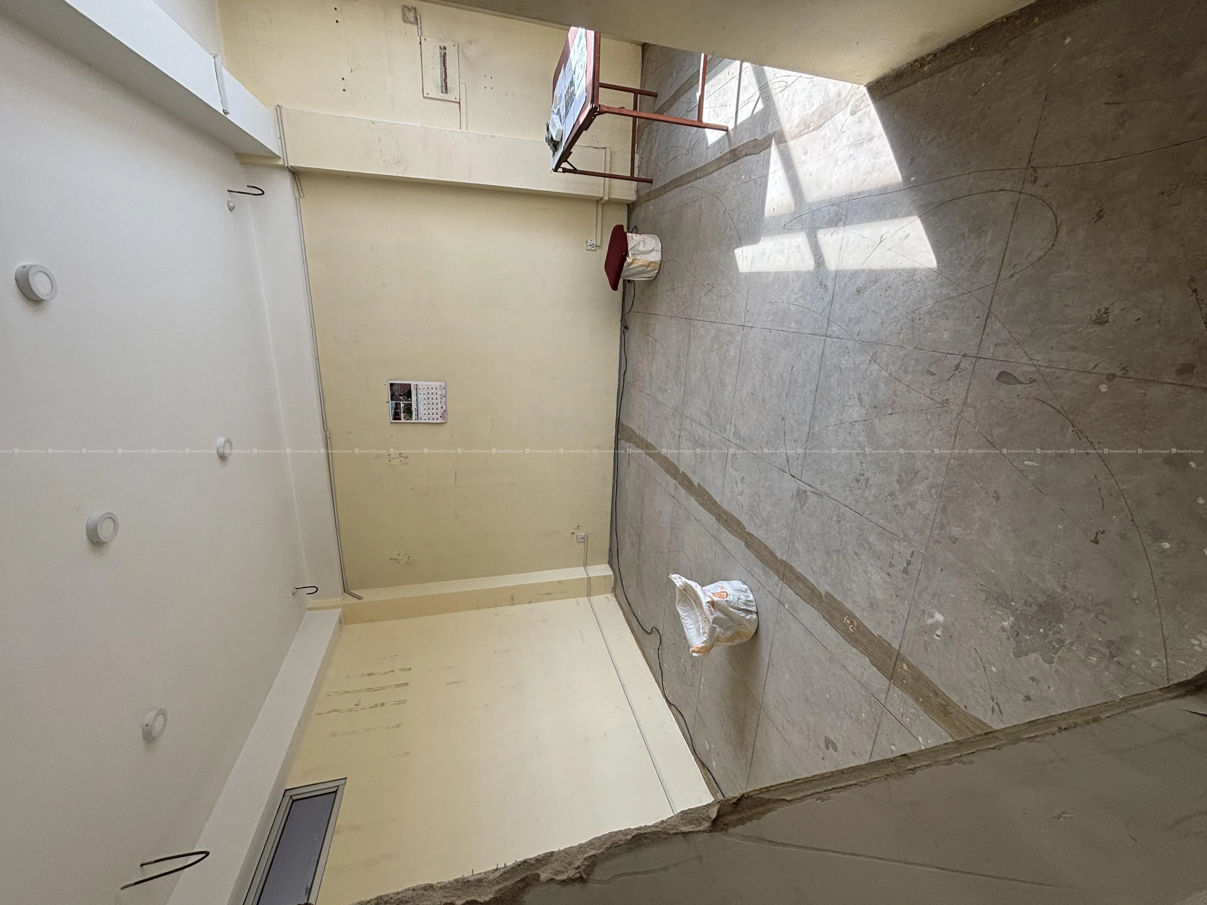 Office flat on rent 2