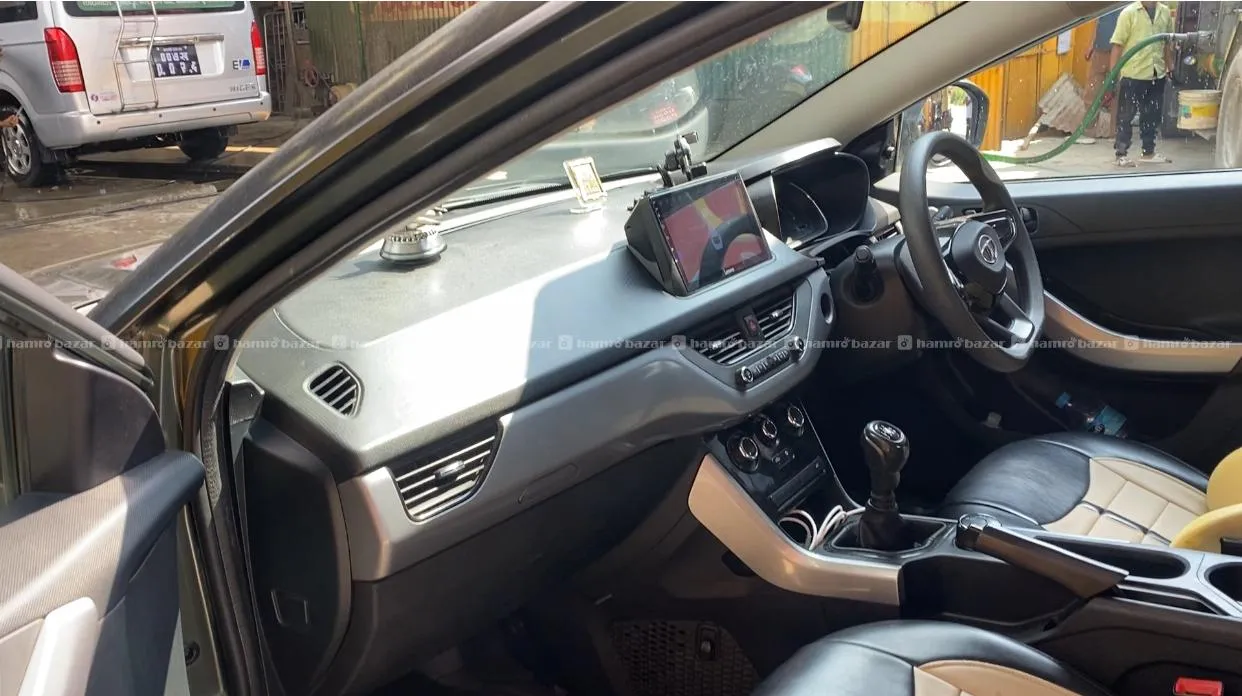 Nexon petrol with sunroof 4