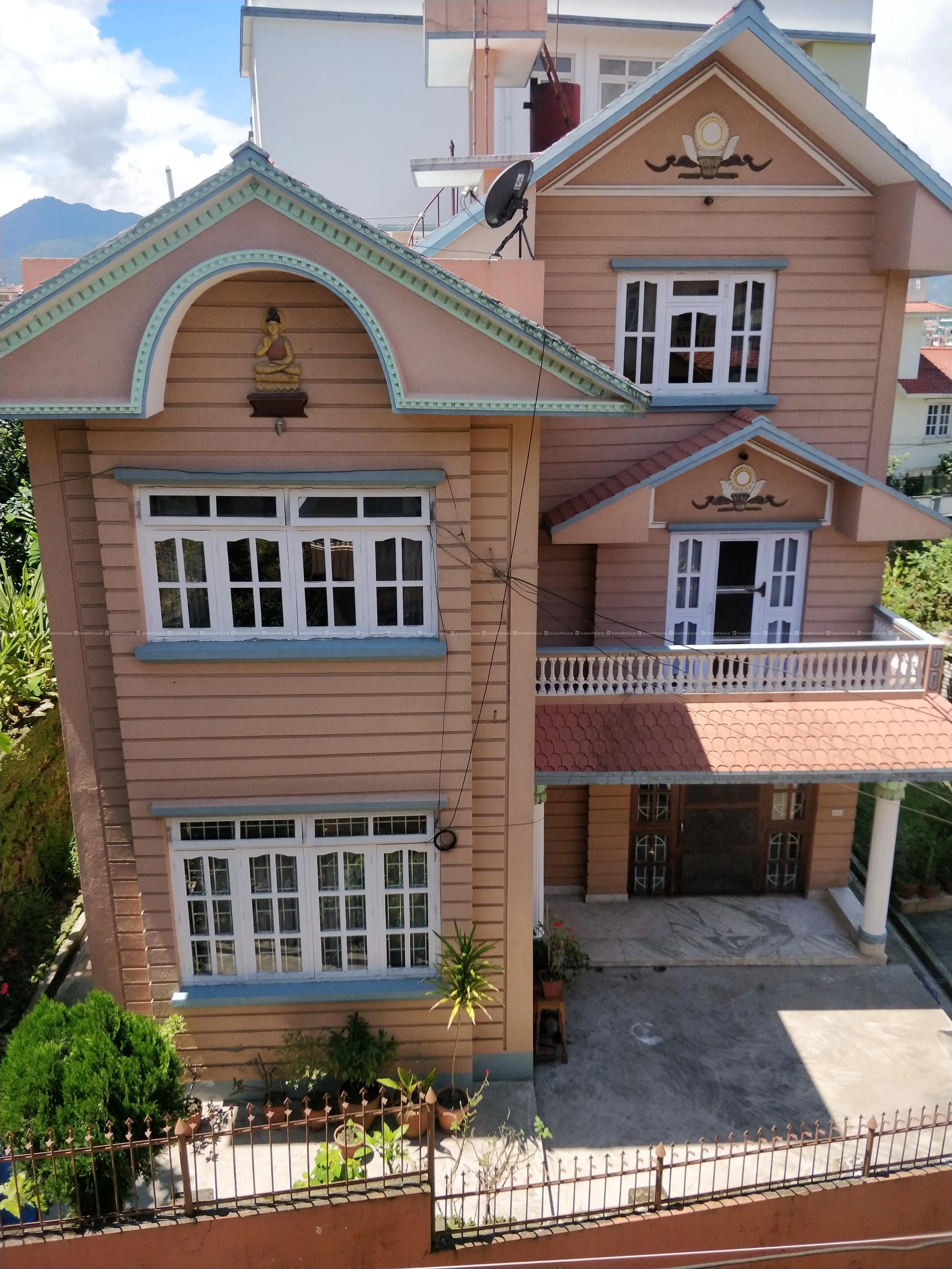 House for sale: 2.5 storied bunglow in 9 anna 4