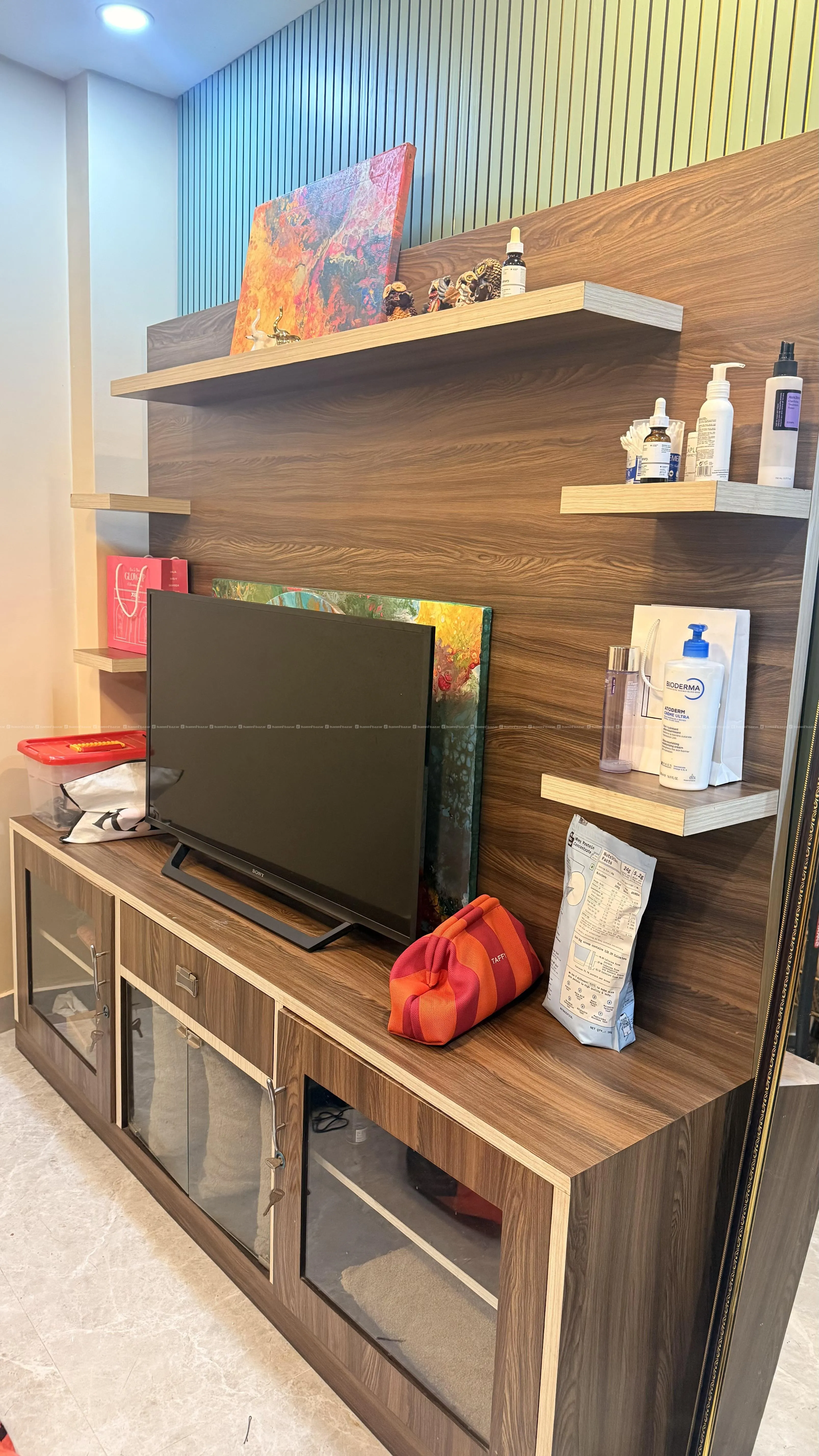 TV UNIT ON SALE 18000 ONLY 2