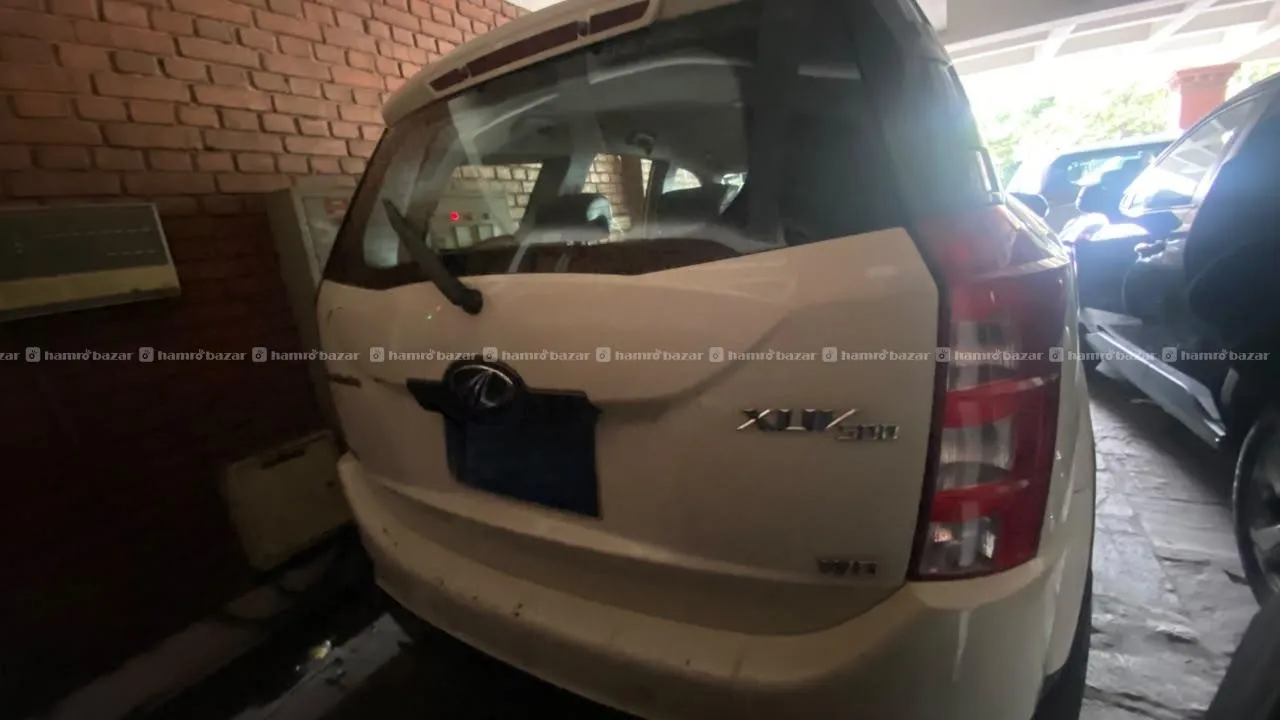 Mahindra XUV500W8AWD 3