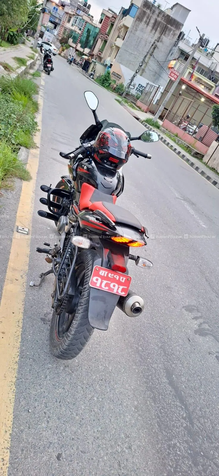 bajaj pulsar 220f  2017 last model 2