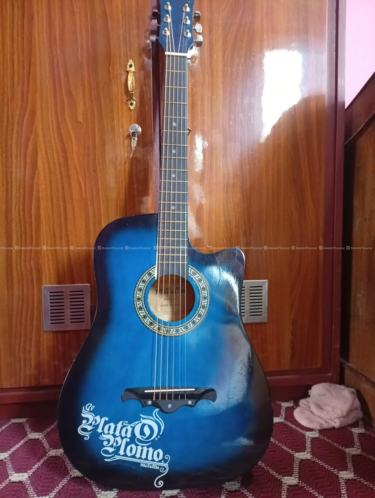 Acoustic Guitar for Sale – Good Condition 2
