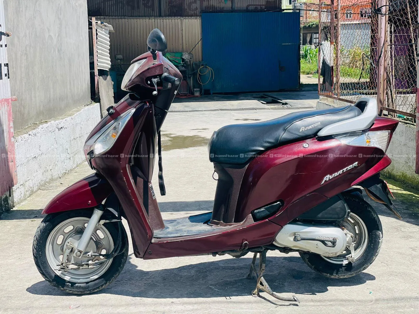Showroom condition Fresh Aviator scooter on sale 6