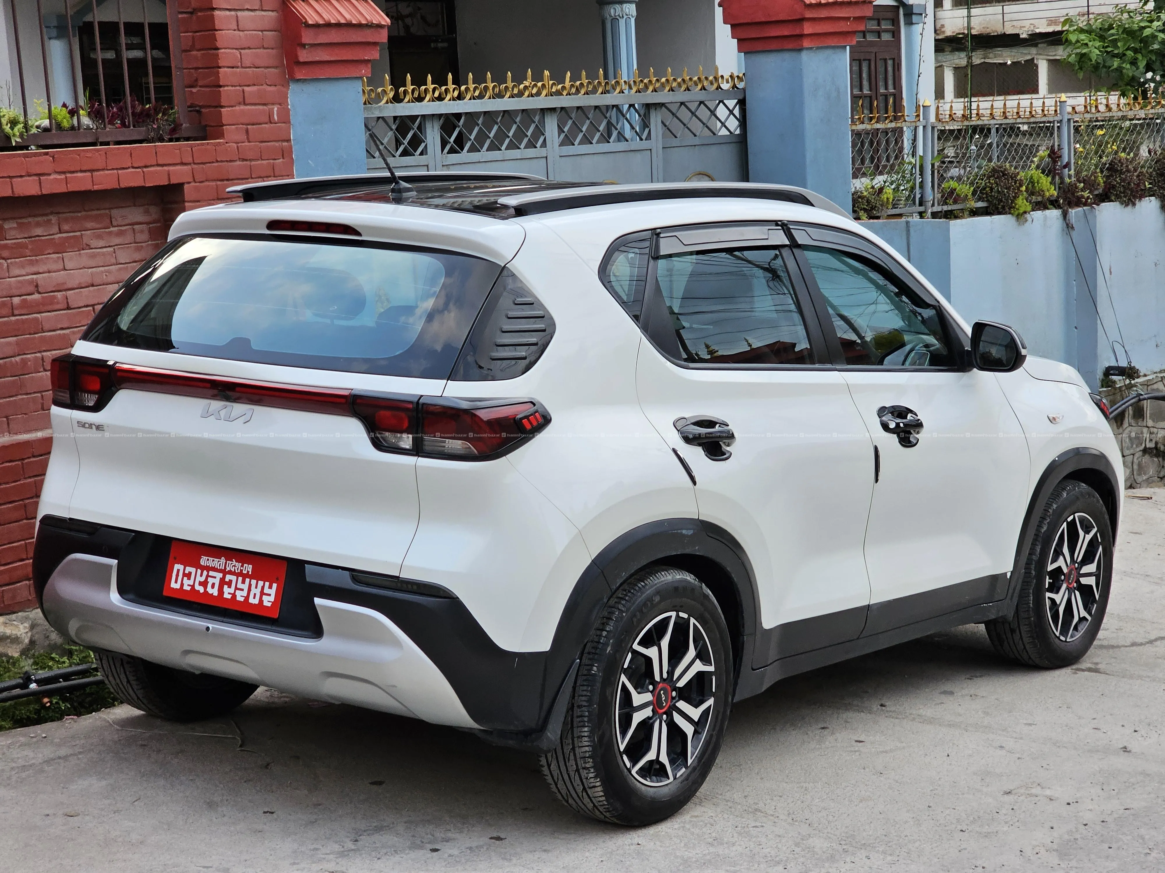like new kia sonet 2023 model 2