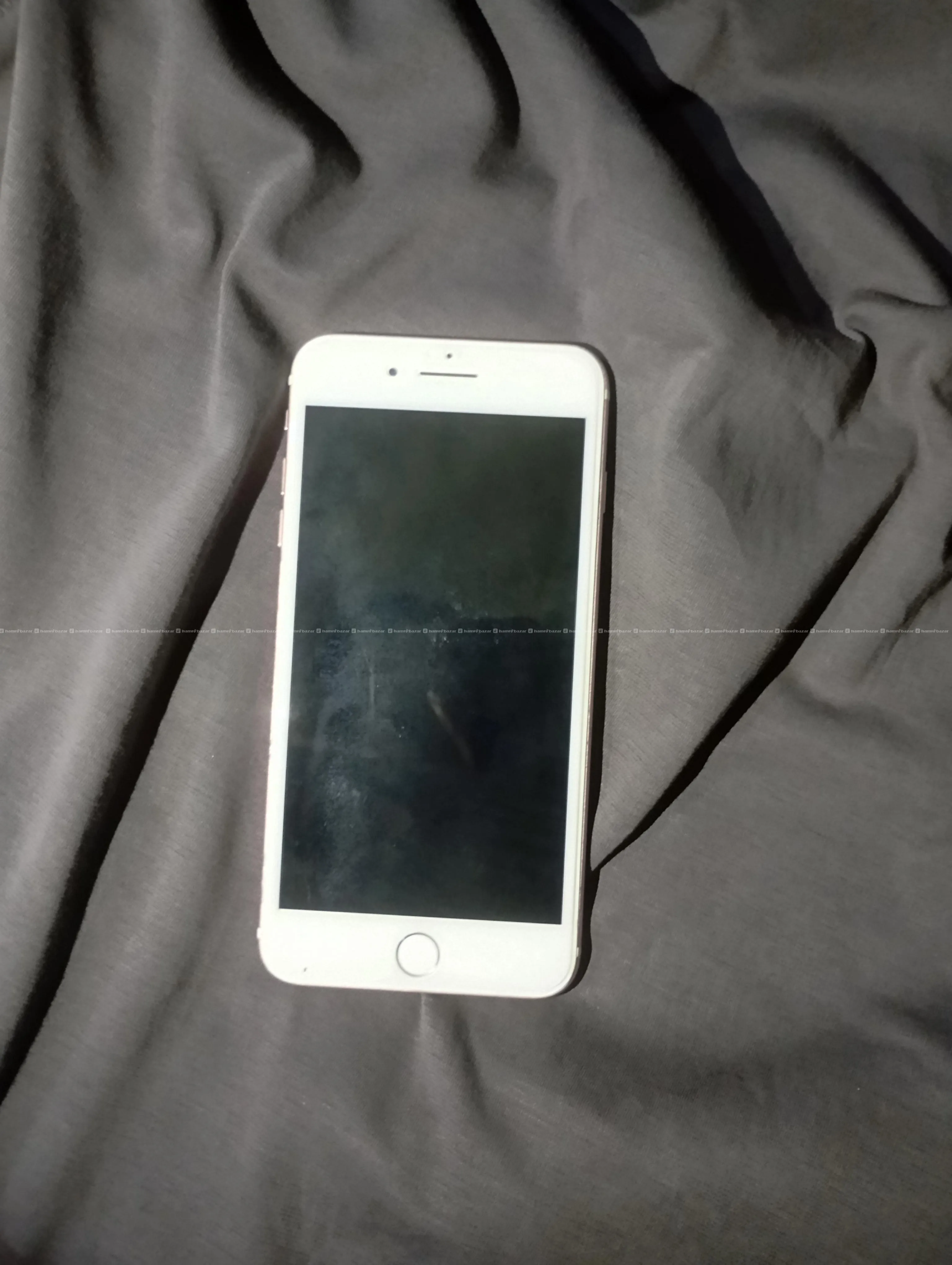 Iphone 7 plus for parts (motherboard not working) 2