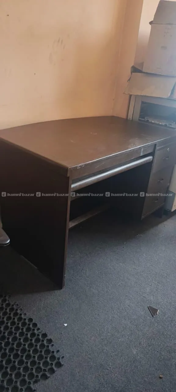 Office desk 2