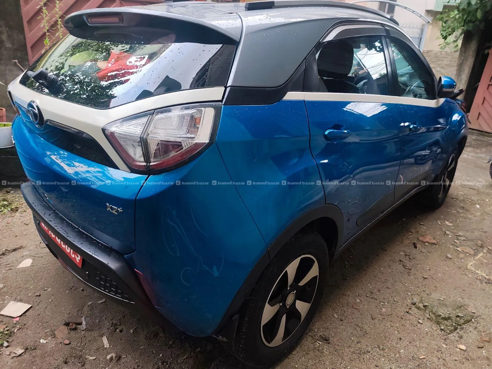 TATA NEXON XZ+ Petrol Dual Tone Perfect Condition 2