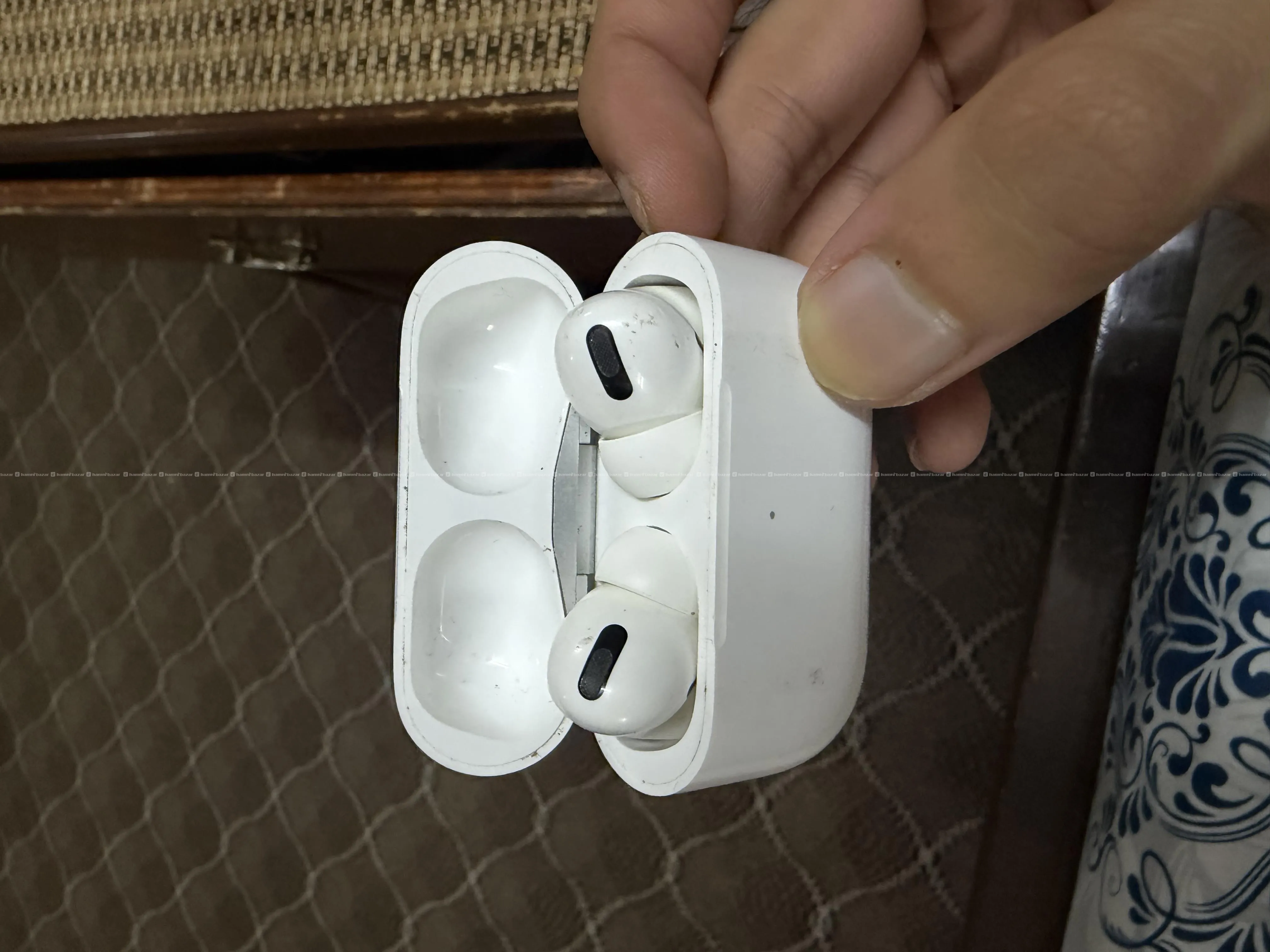 Airpods Pro 1st Gen with Magsafe Charging Case 3