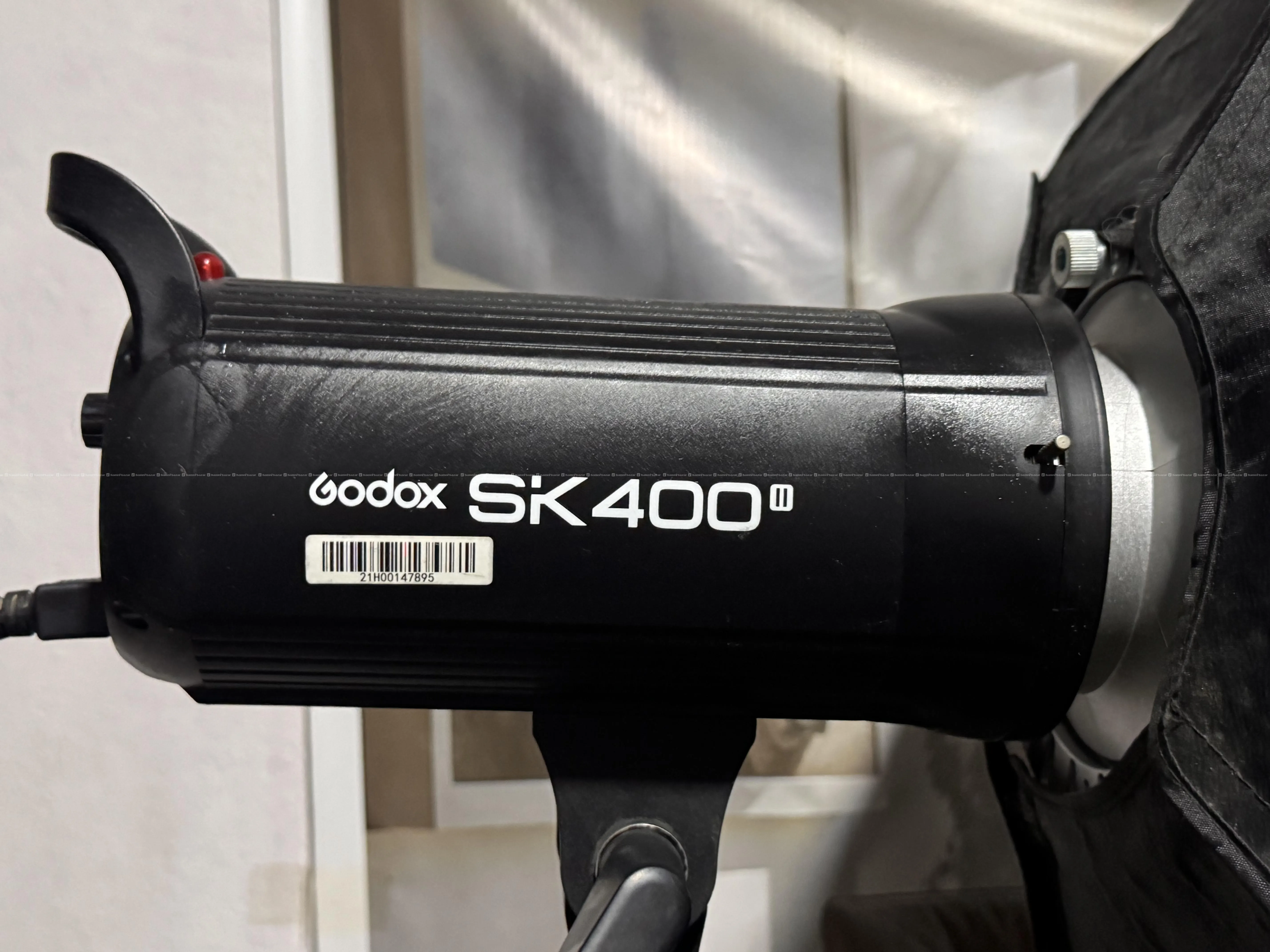 studio light Sk400ii with softbox stand 2
