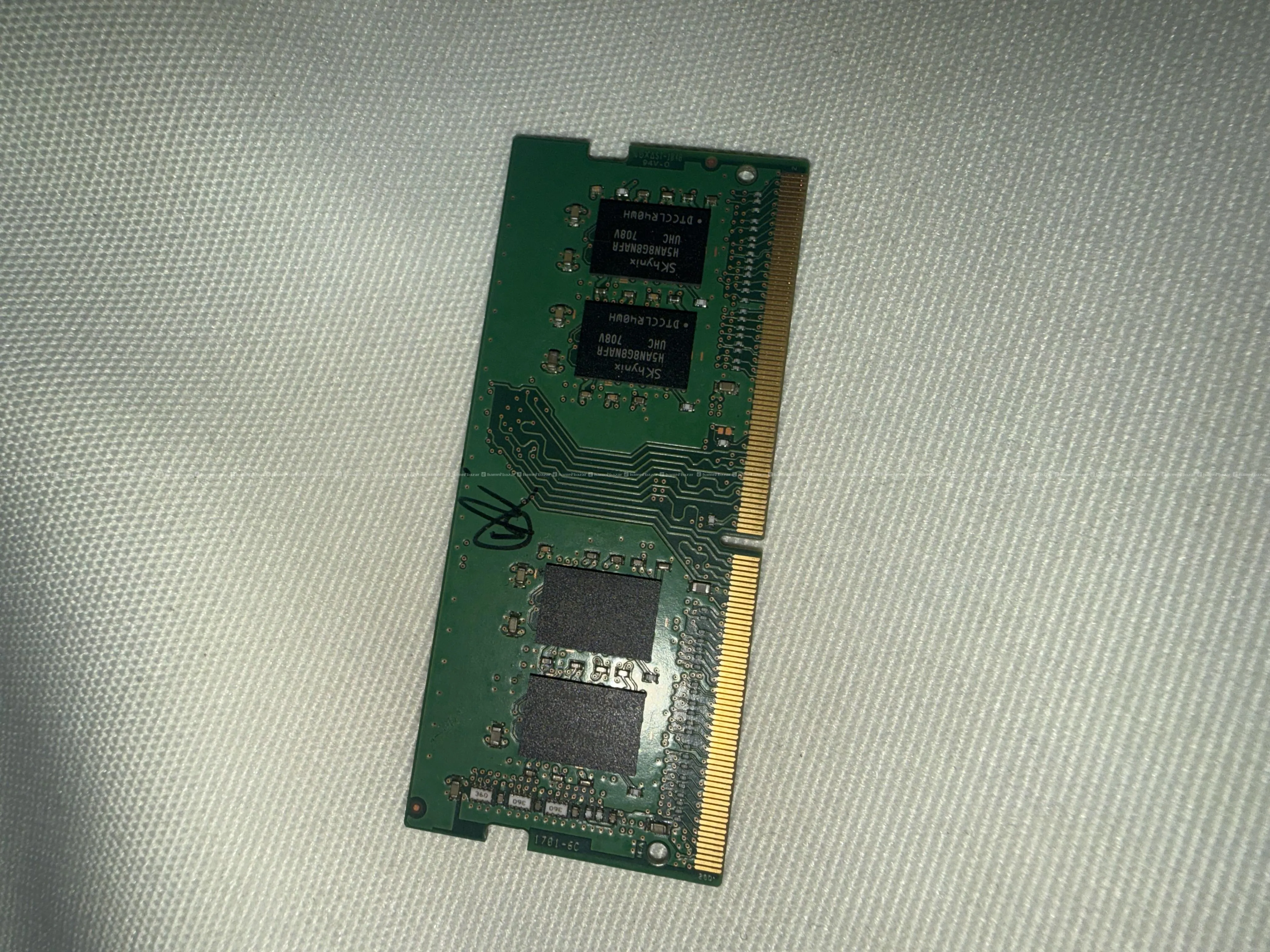 8 GB DDR4 laptop RAM (SO-DIMM) module. 2