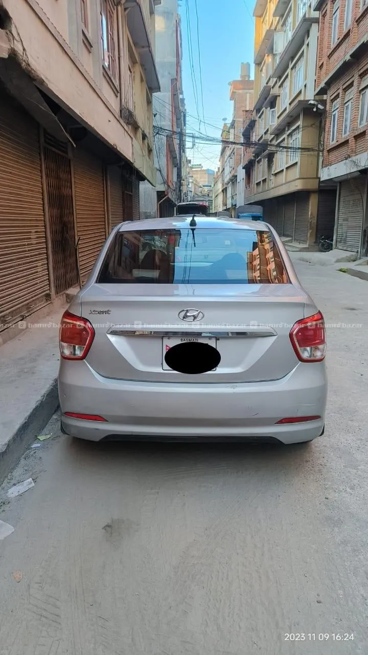 Hyundai Xcent S Late 2015 4