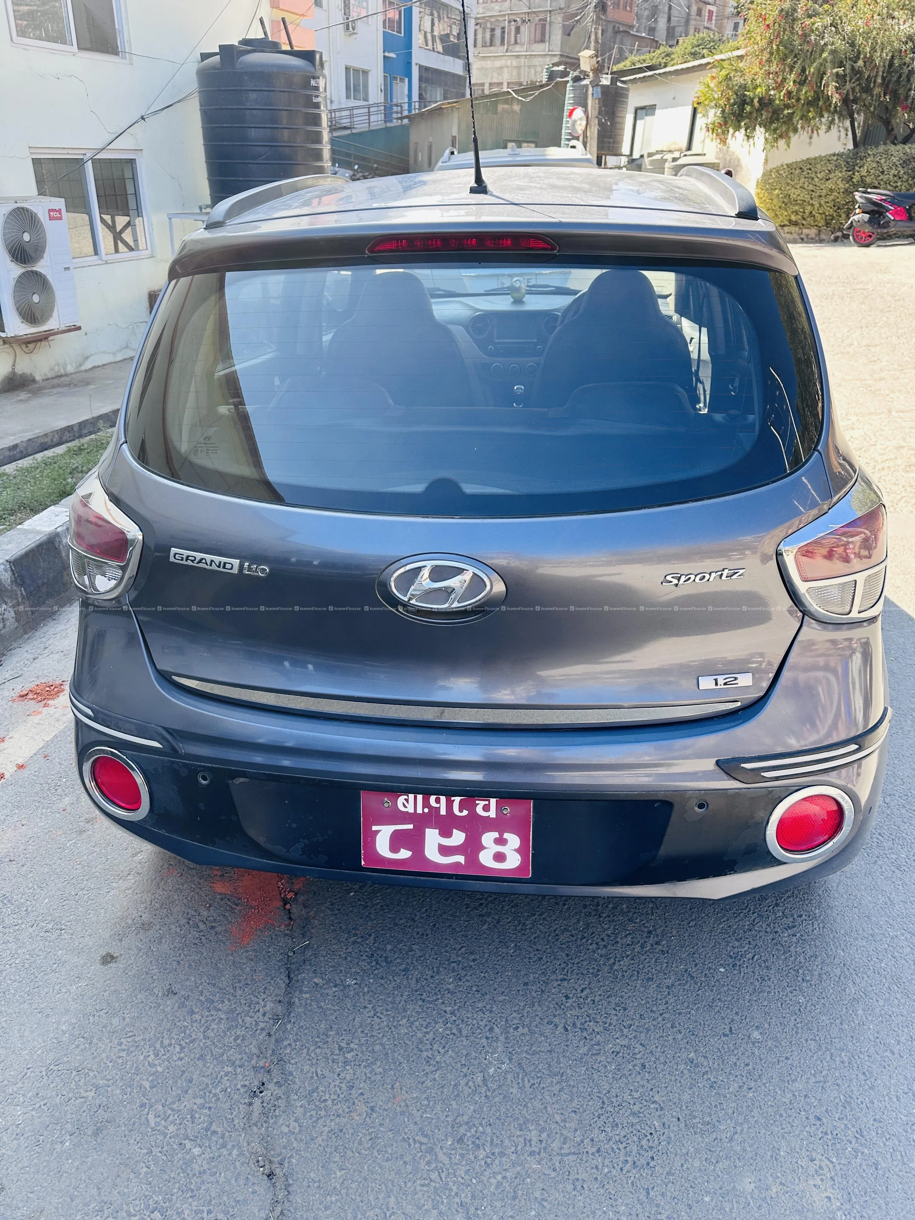 grand i10 sportz 3