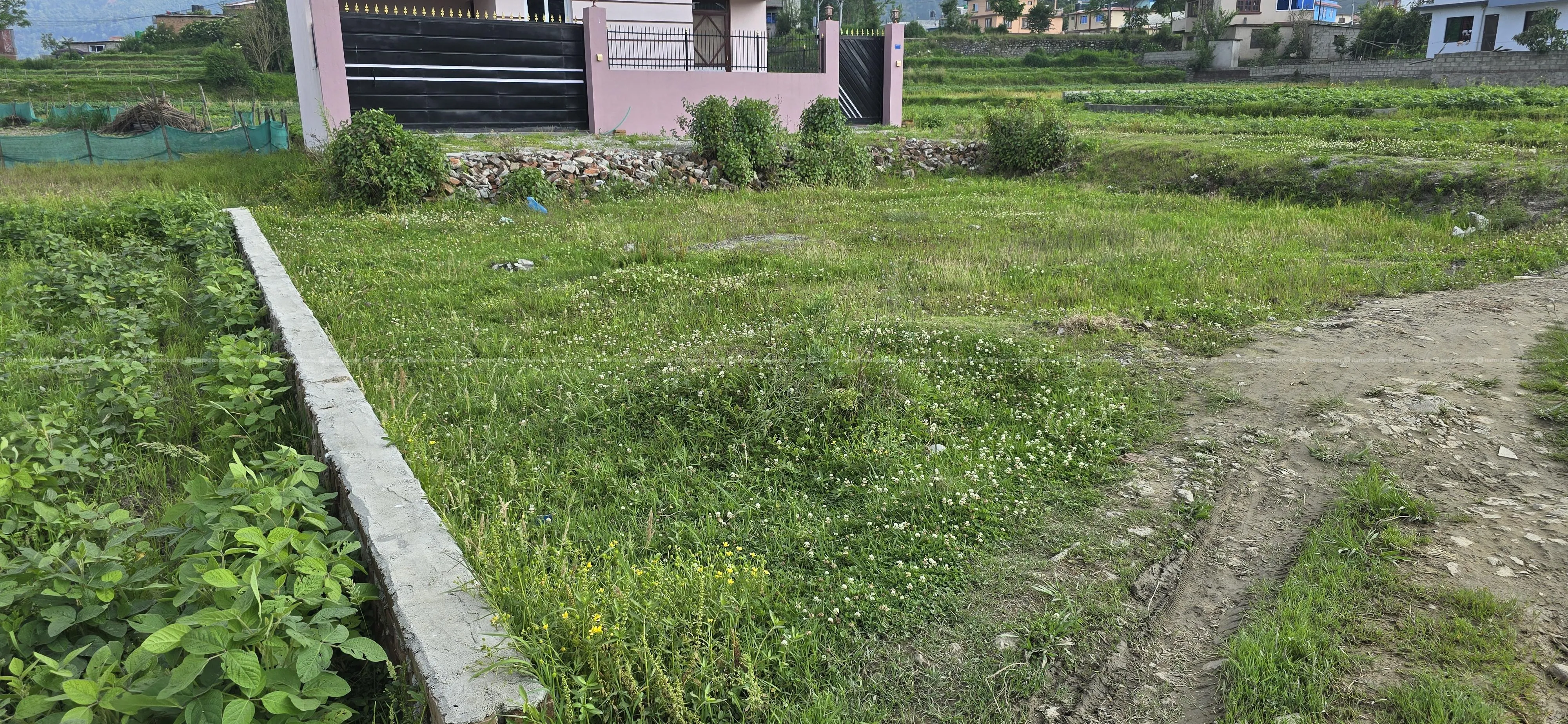 PRIME RESIDENTIAL LAND FOR SALE AT DISCOUNTED RATE 3