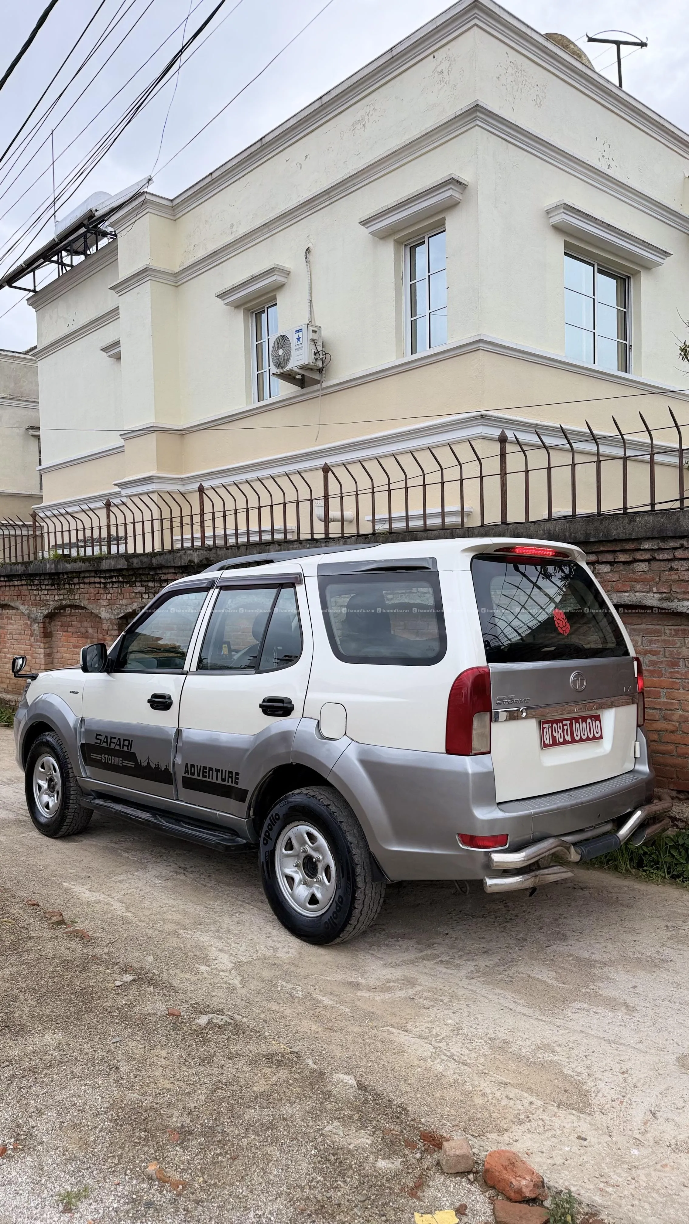 TATA STROME LX FULL OPTION 7SEATER JEEP 2