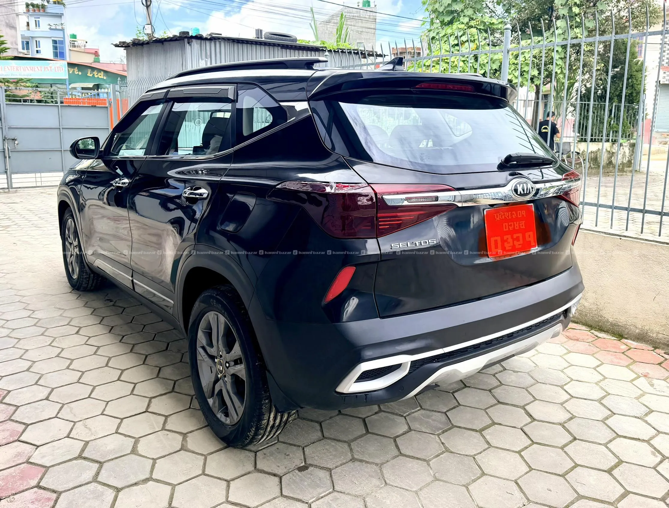 singlehand 2020 kia seltos htx+ sunroof 60% financ 4