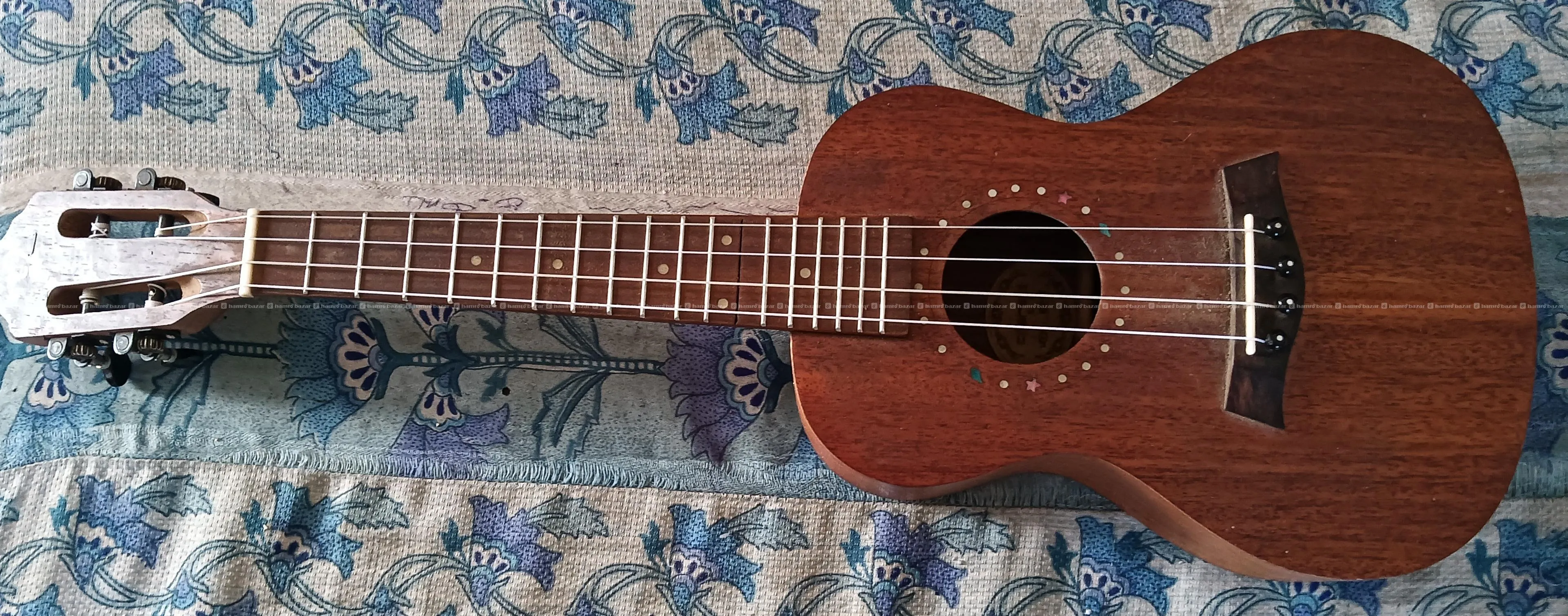 Premium ukuleel urgent  exchange witb ipad/Tab 2
