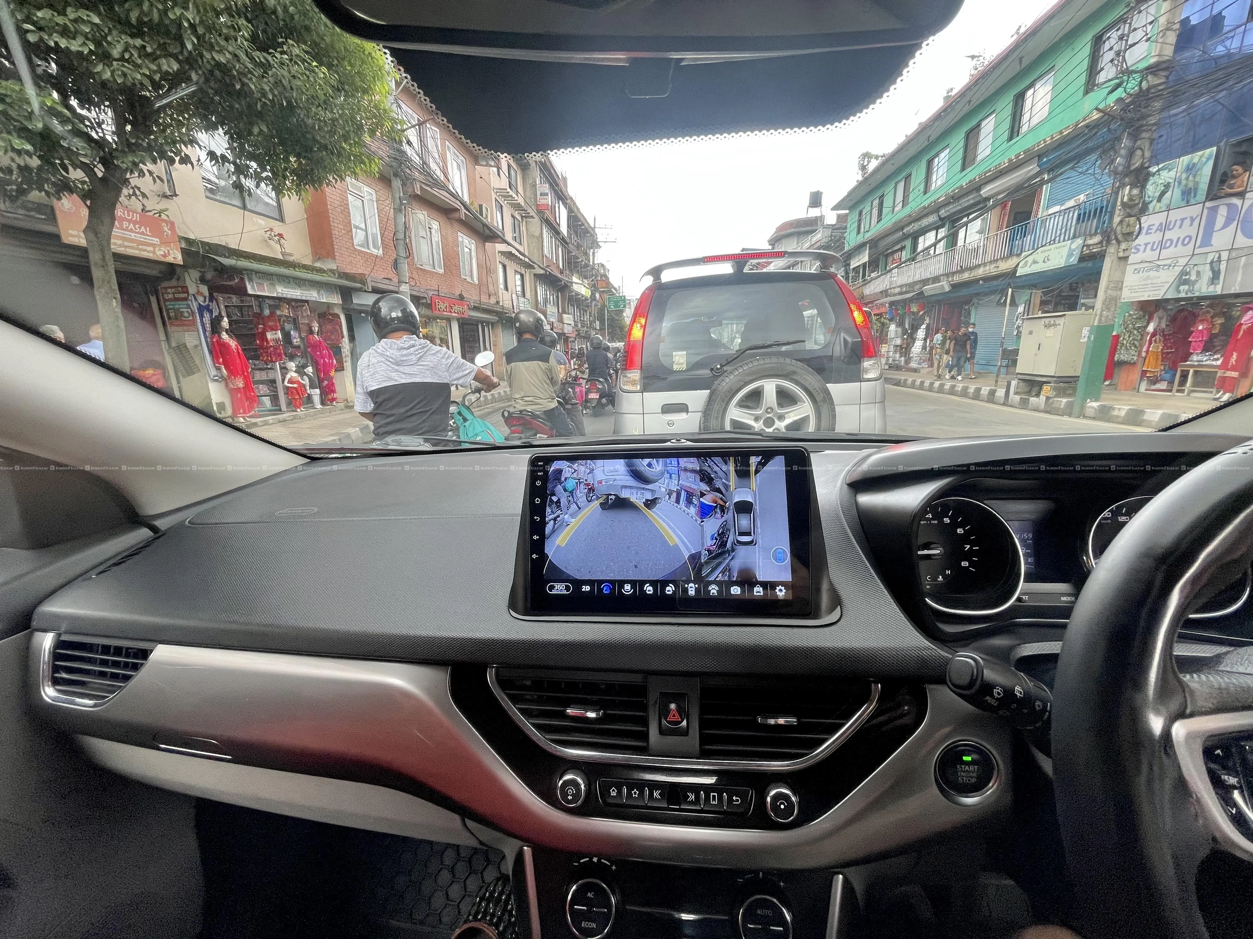 Tata Nexon XT Petrol 2018 @ 25,49,000/- 2