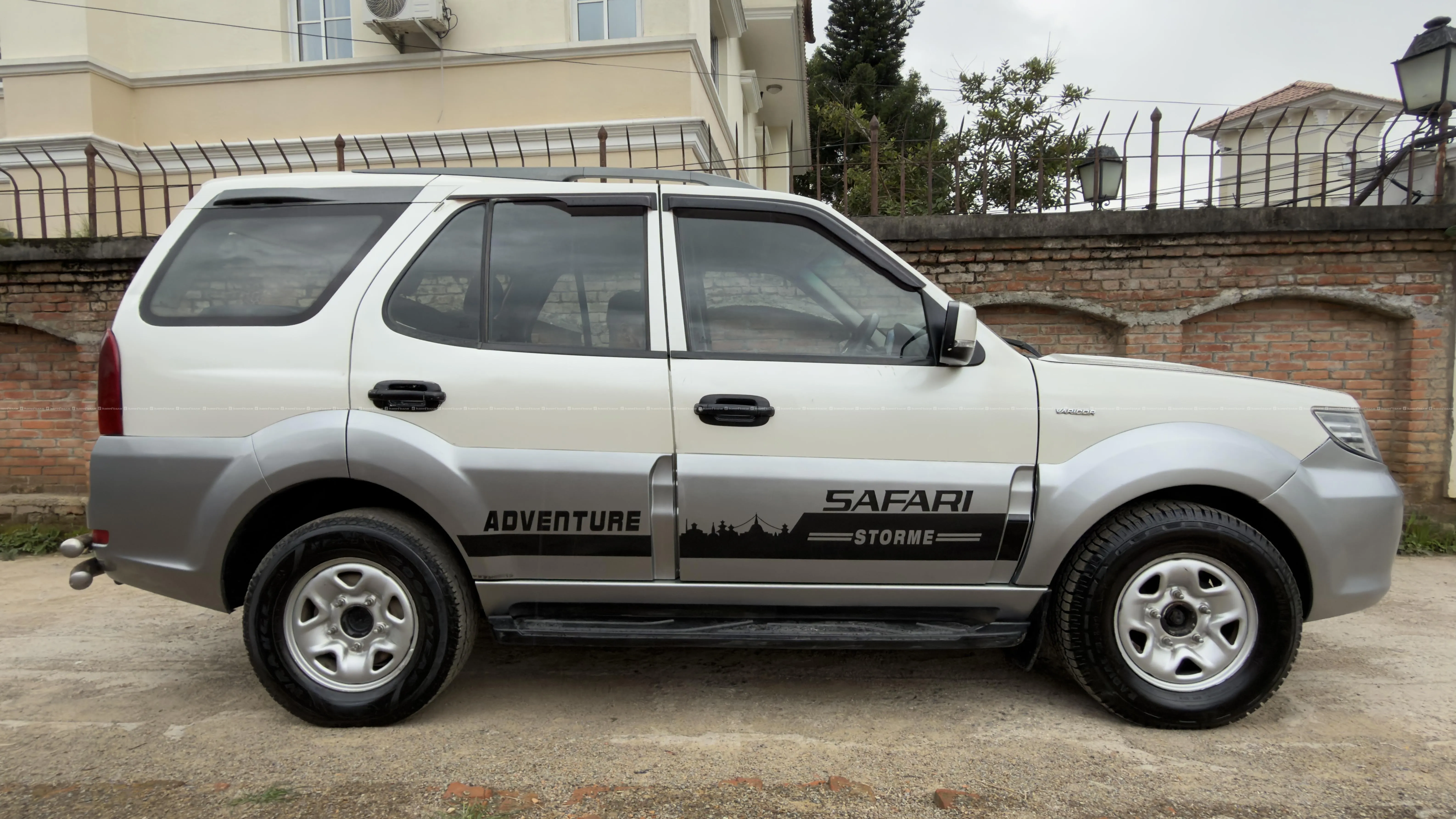 TATA STROME LX FULL OPTION 7SEATER JEEP 3