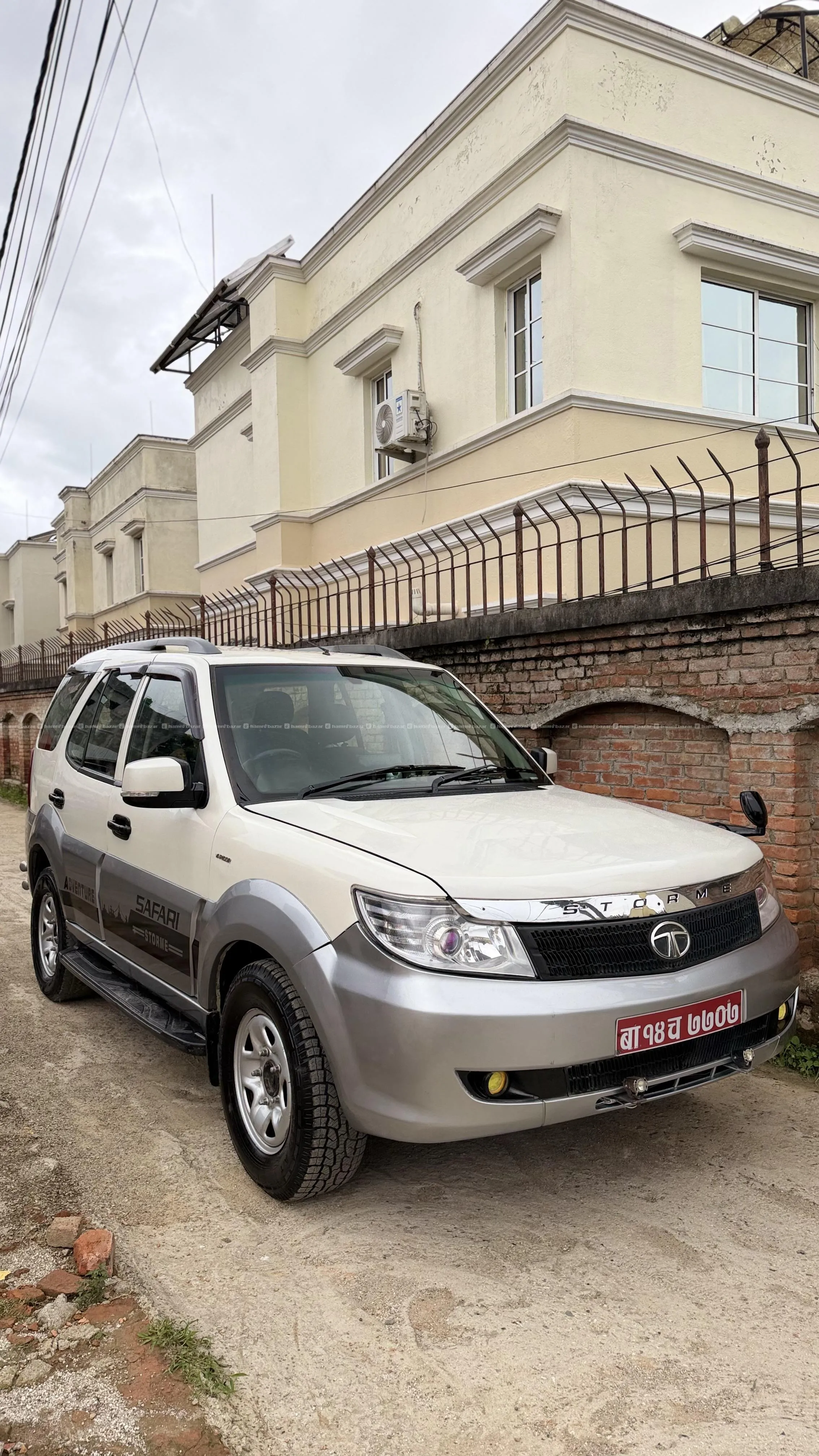 TATA STROME LX FULL OPTION 7SEATER JEEP 4