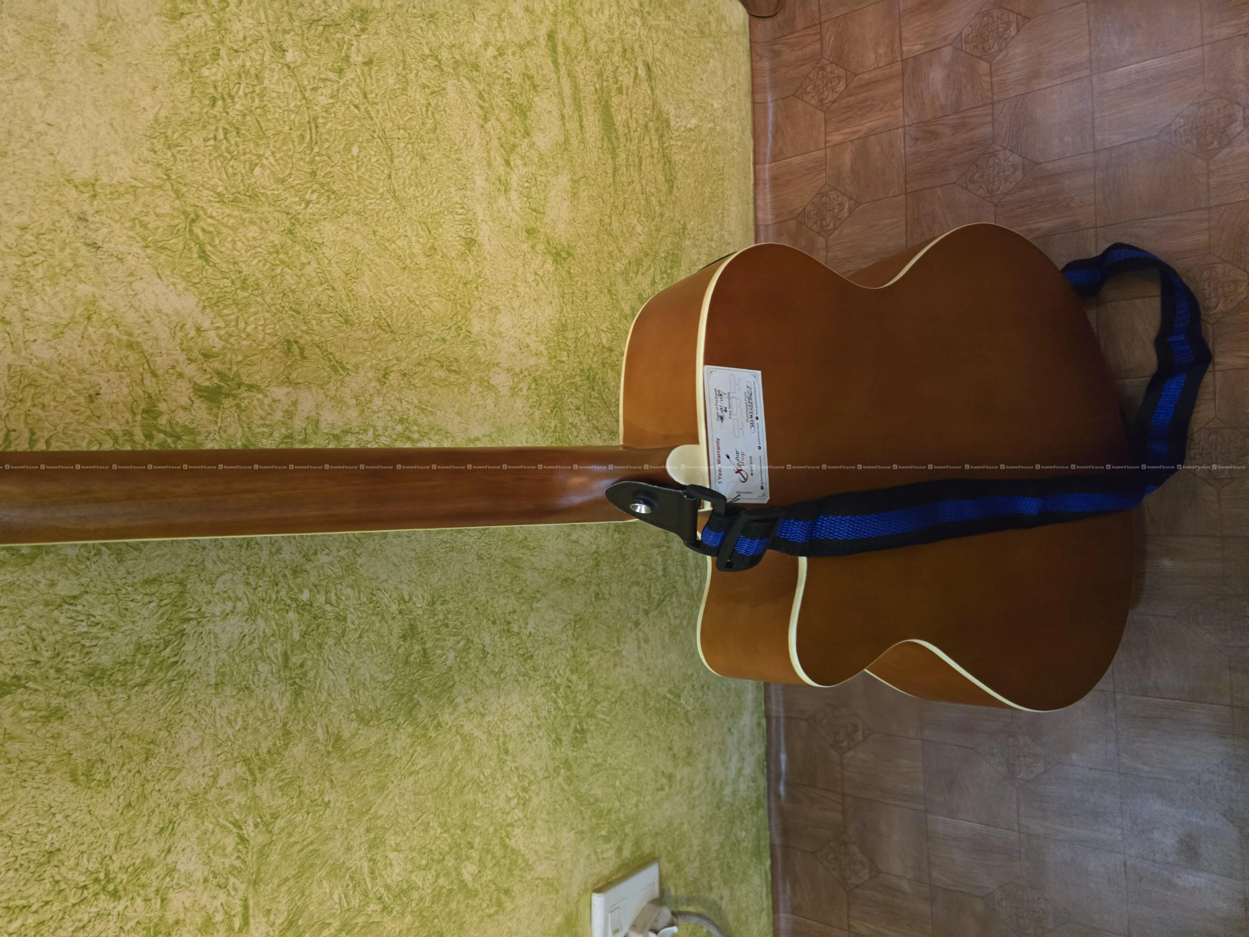 semi acquistic guitar 4