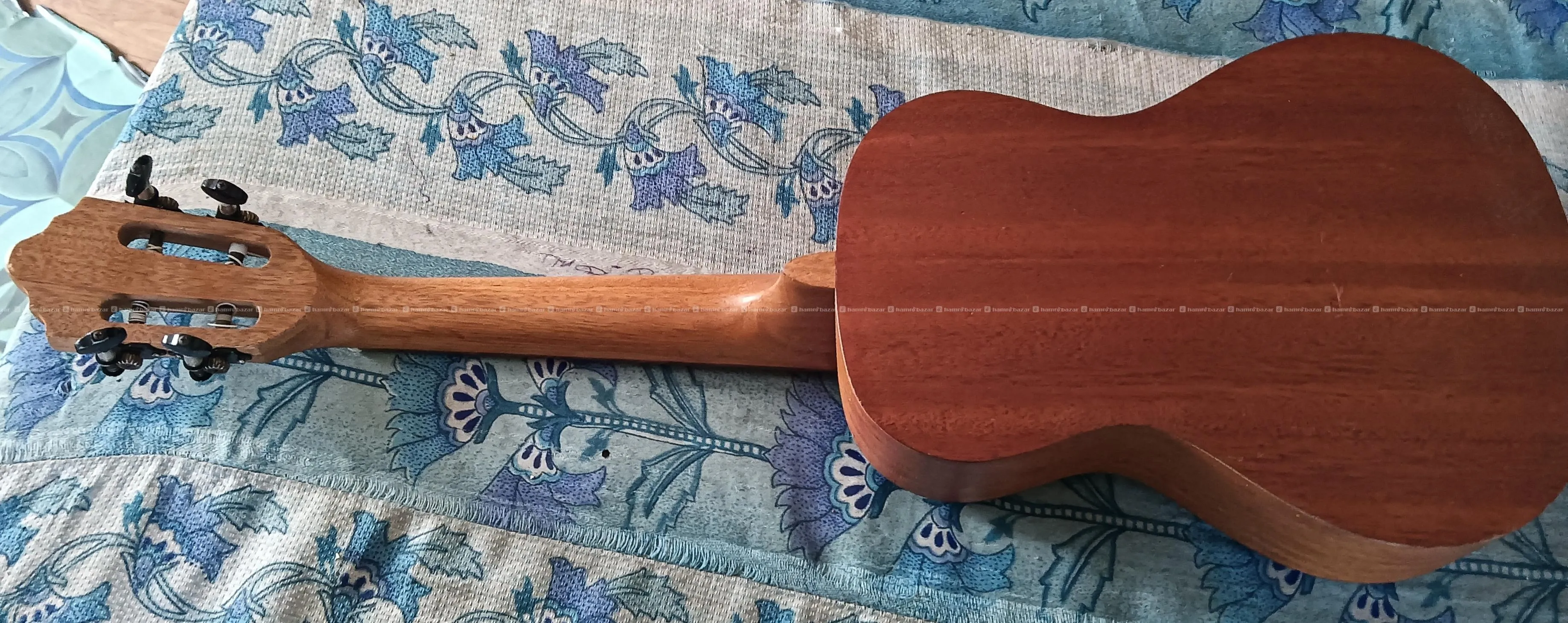 Premium ukuleel urgent  exchange witb ipad/Tab 3