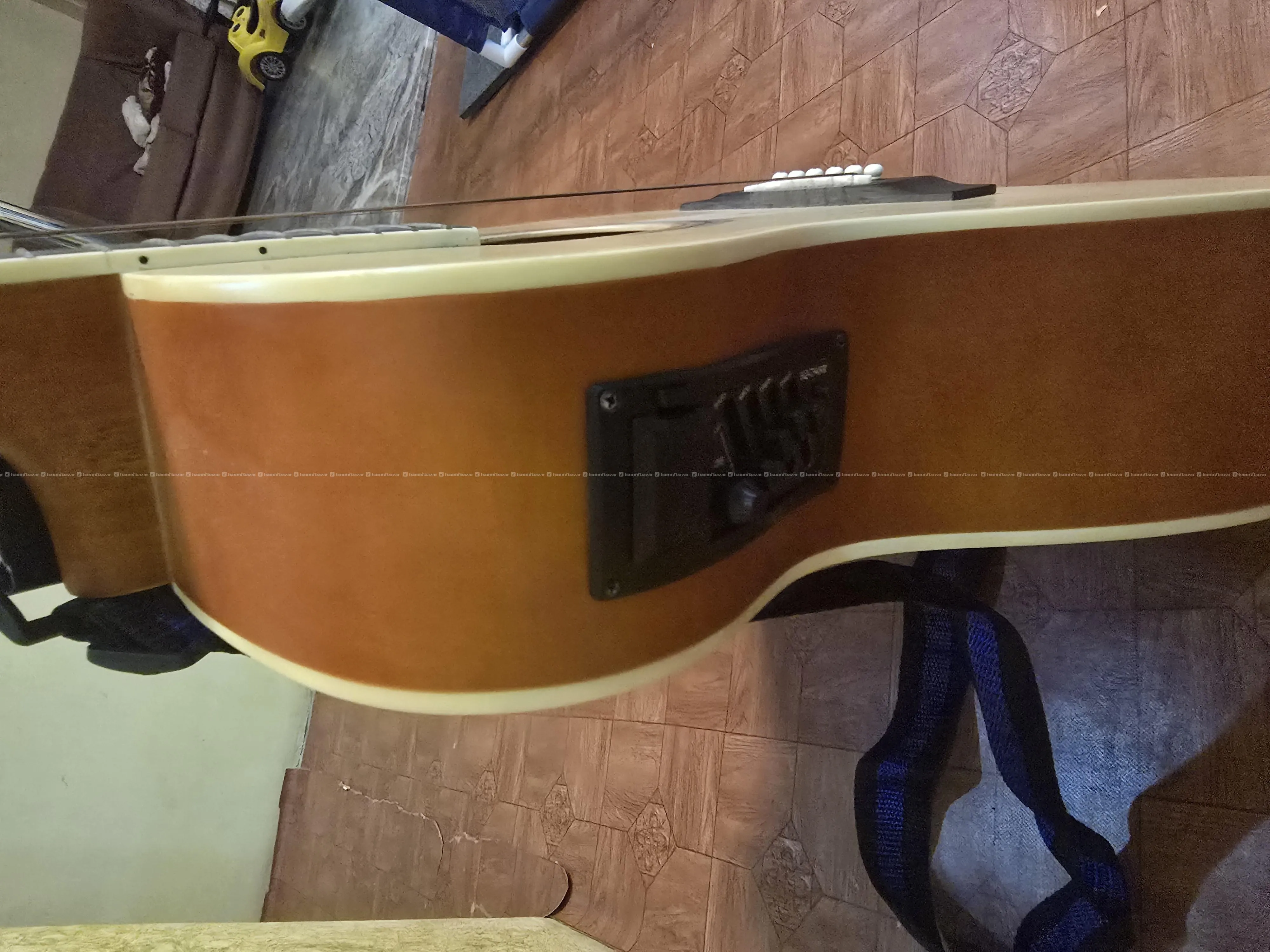 semi acquistic guitar 2